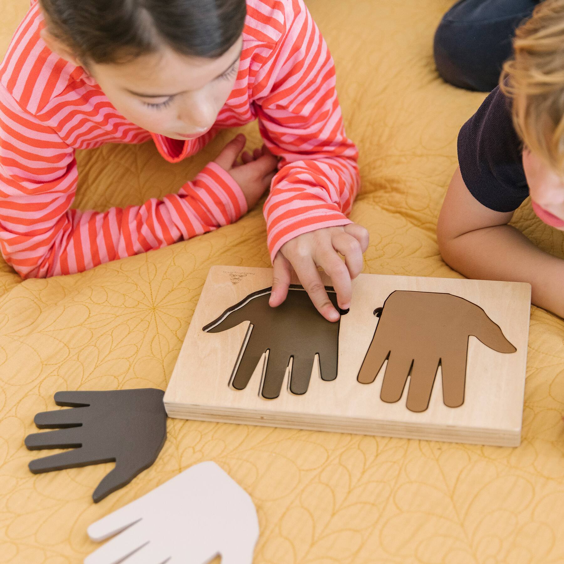 The Freckled Frog Hand in Hand Puzzle