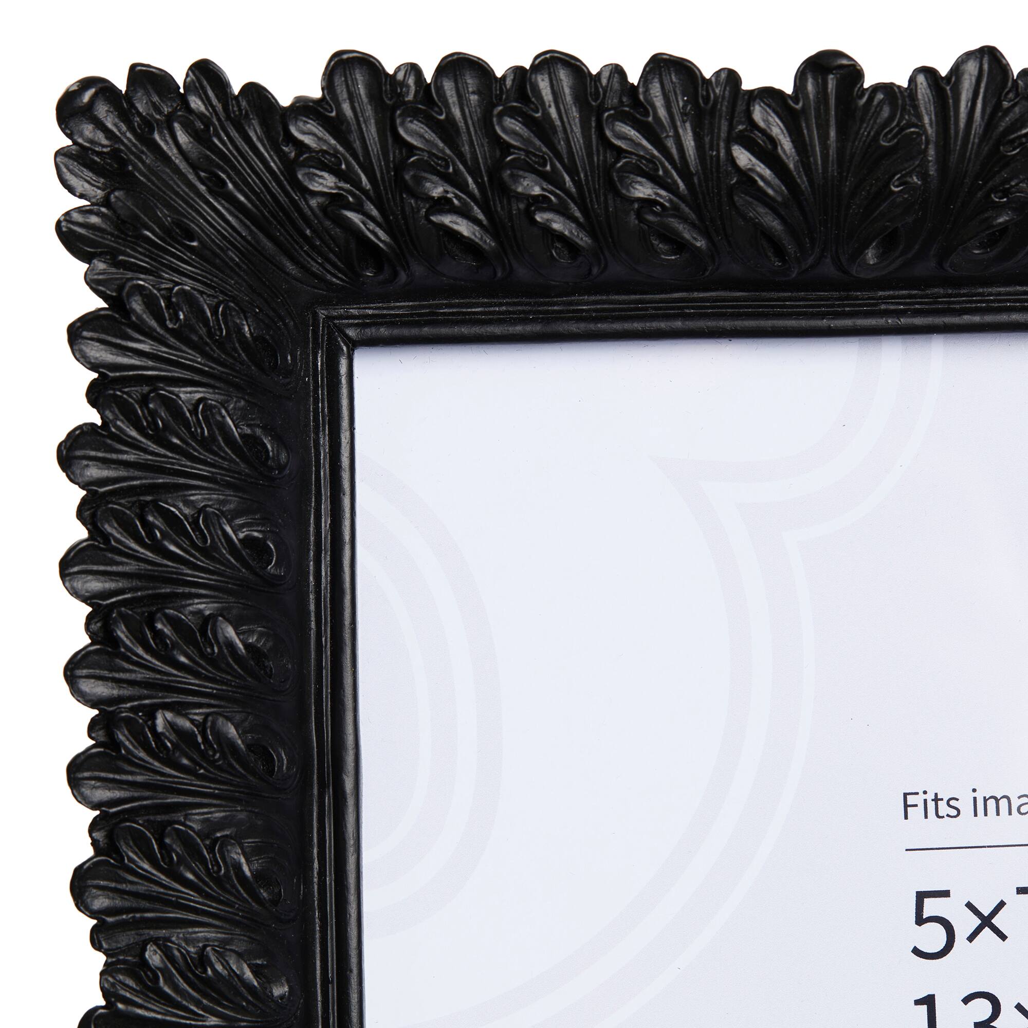 Glitzhome&#xAE; 5&#x22; x 7&#x22; Black Scoop abletop Picture Frame