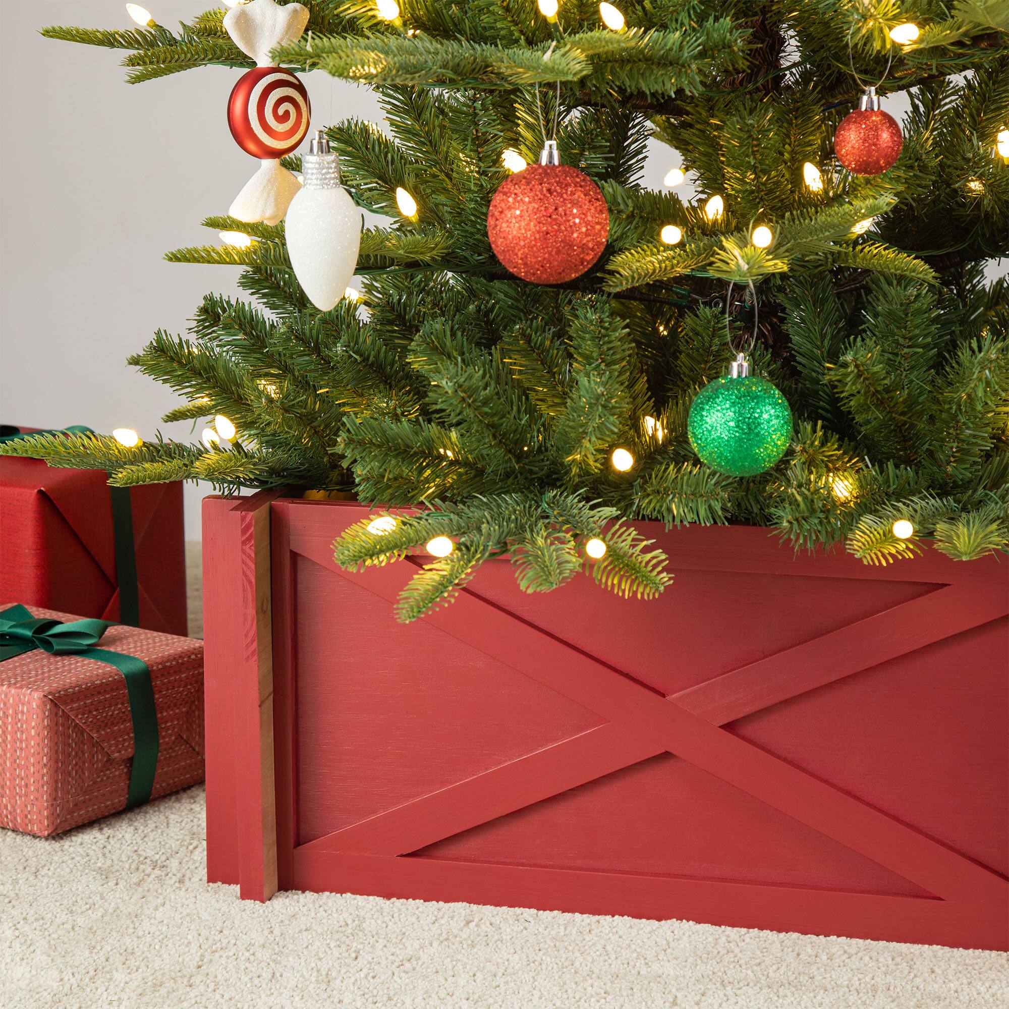 Glitzhome&#xAE; Red Wood Tree Collar