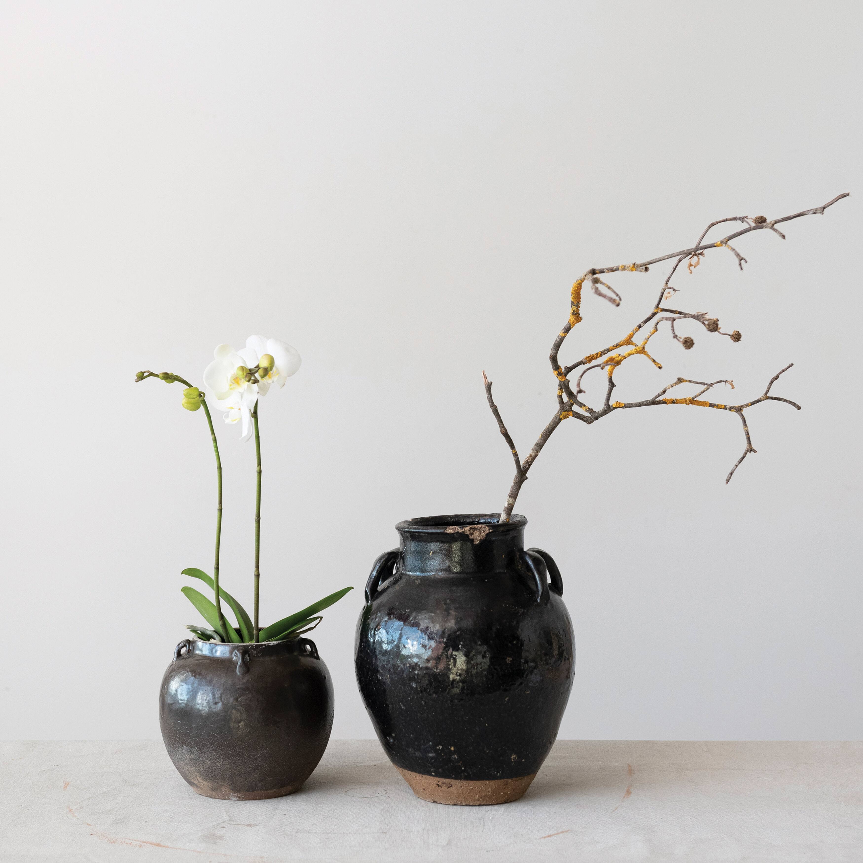 7&#x22; Distressed Black Decorative Clay Jar