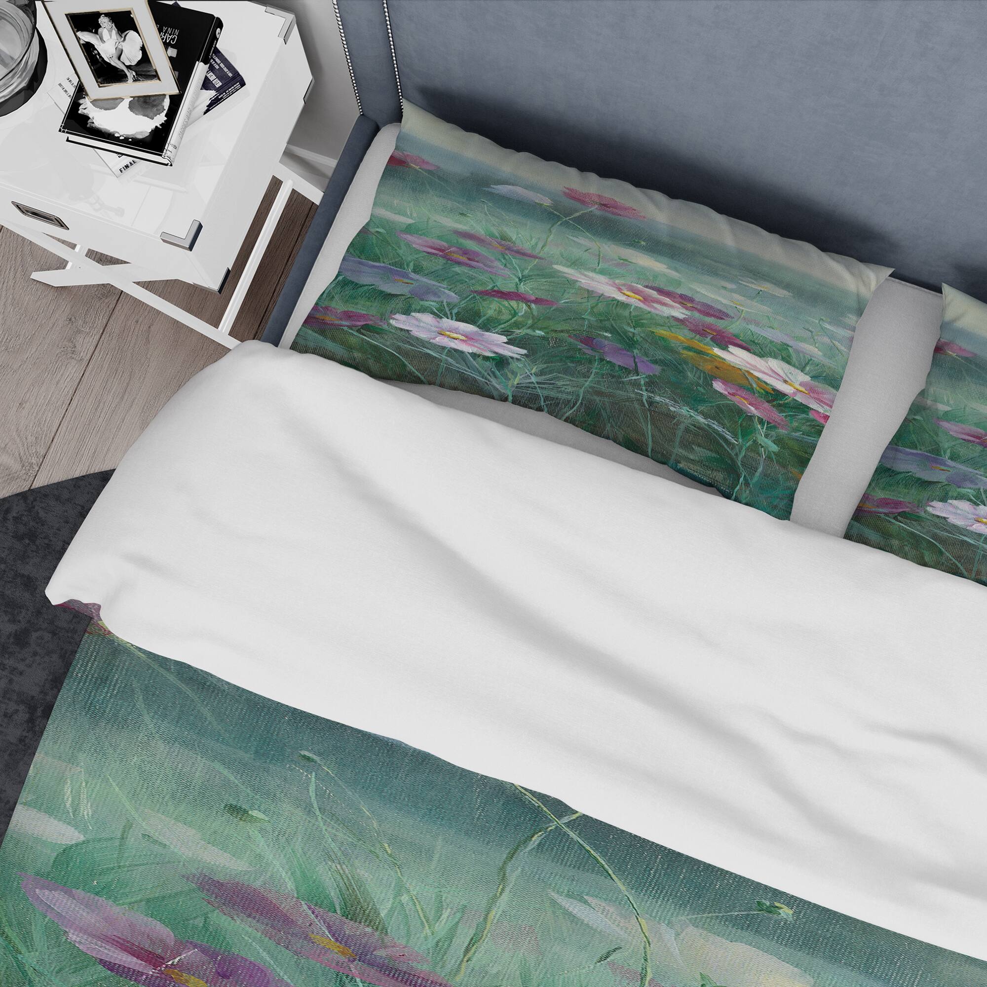 Designart 'Cosmos at Dawn II' Geometric Bedding Set