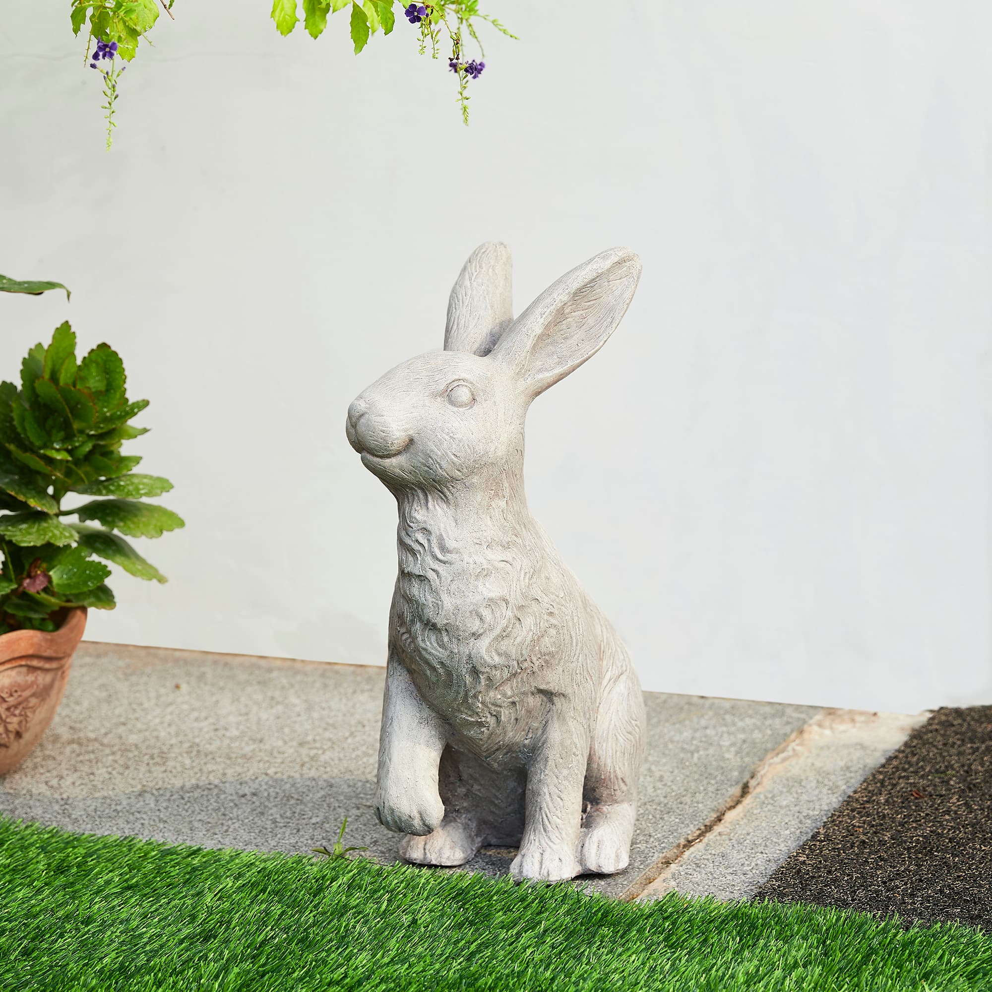 Glitzhome&#xAE; 18&#x22; MGO Sitting Rabbit Garden Statue