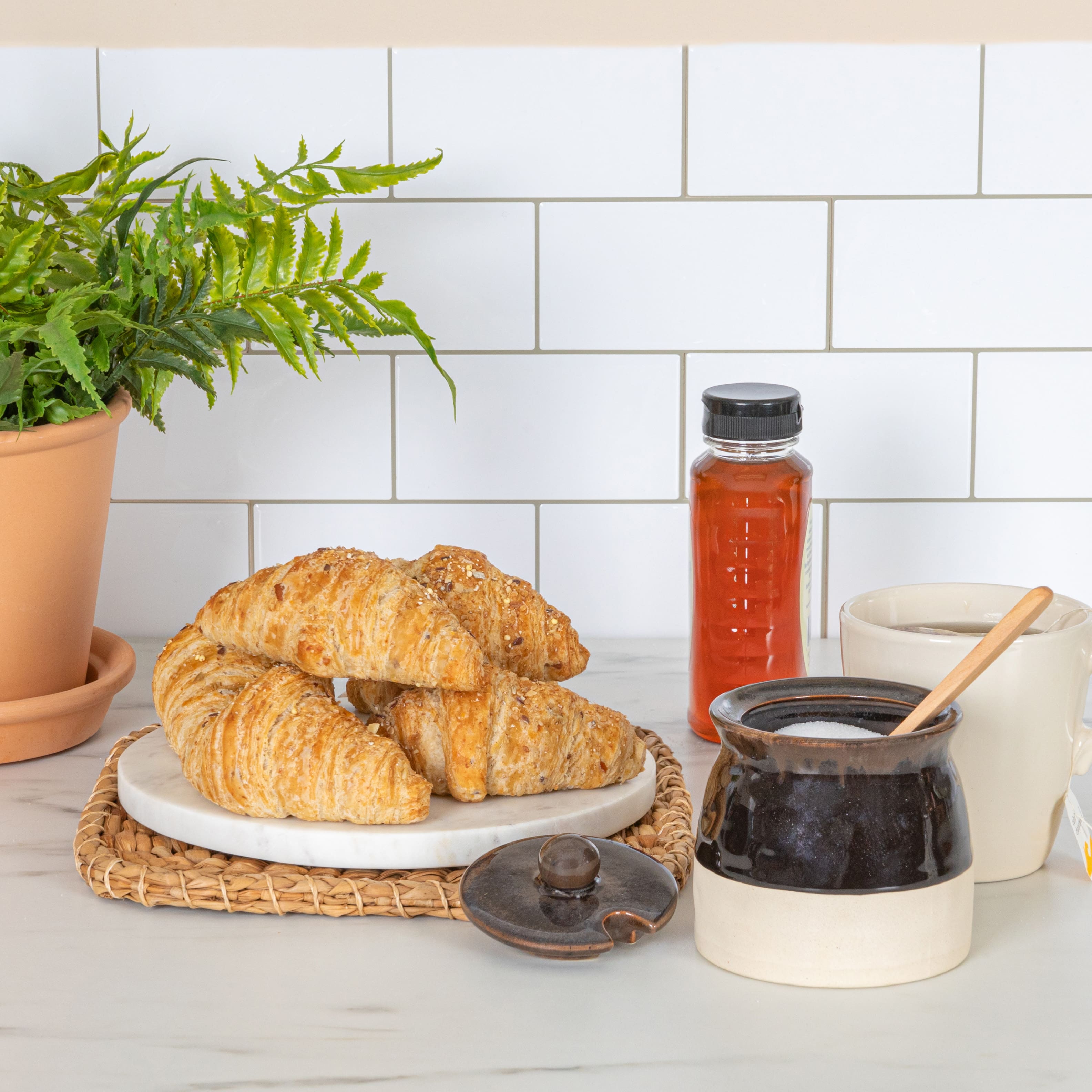 4.4&#x22; Black Stoneware Sugar Pot with Lid &#x26; Wood Spoon