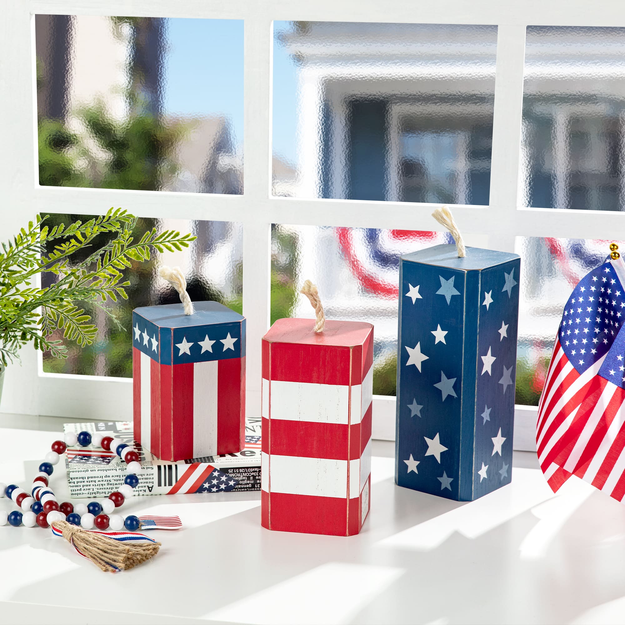 Glitzhome® Wooden Patriotic America Firecracker Table Décor Set