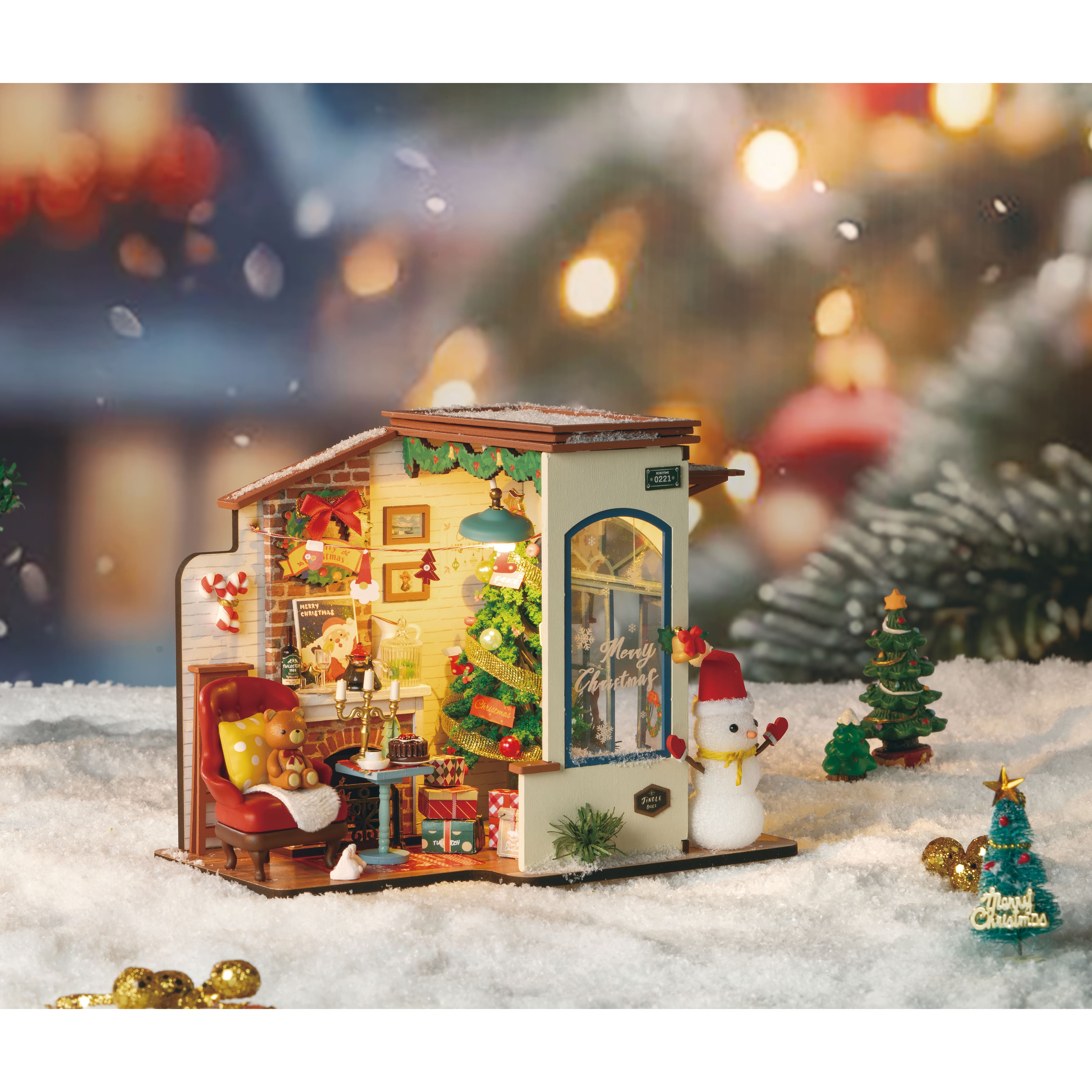 Rolife&#xAE; Christmas Snow House DIY Miniature House Kit