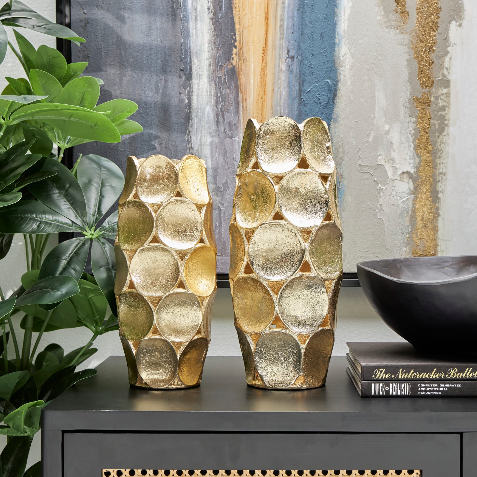 Gold Aluminum Geometric Open Framed Vase with Circular Plates Set