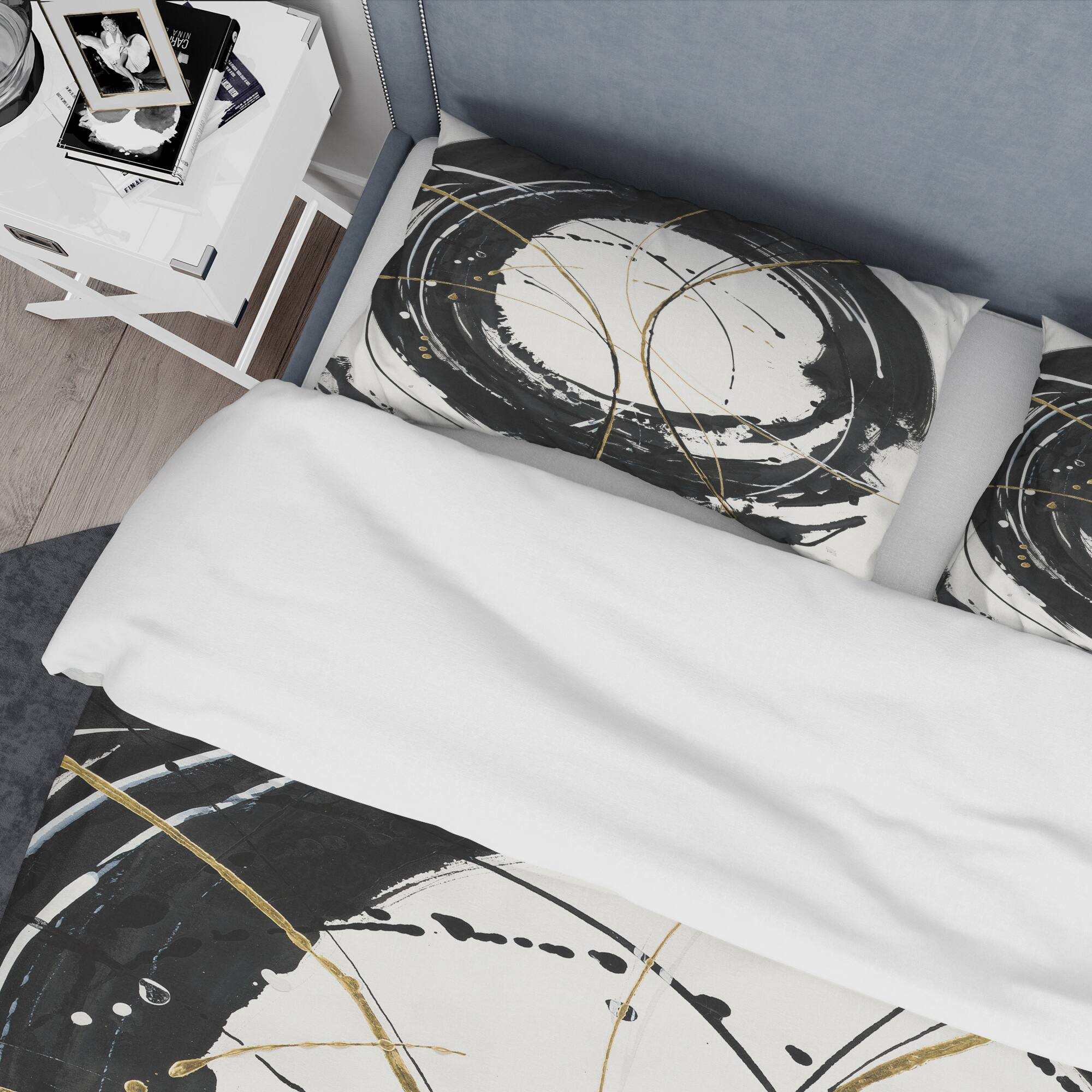 Designart &#x27;Gold Metallic Circle&#x27; Glam Bedding Set - Duvet Cover &#x26; Shams