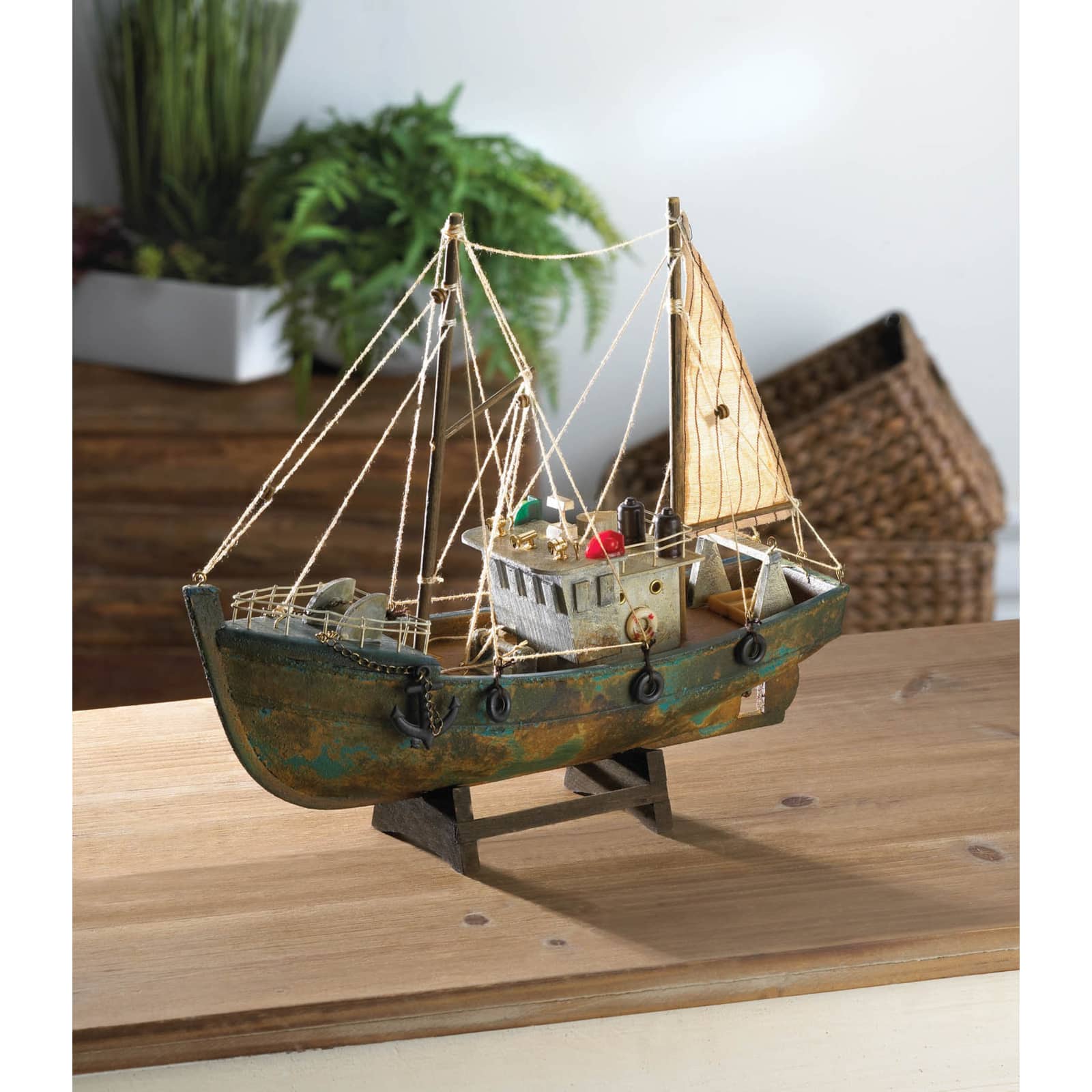 Fishing Boat Model 12.5&#x22; x 4&#x22; x 11&#x22;