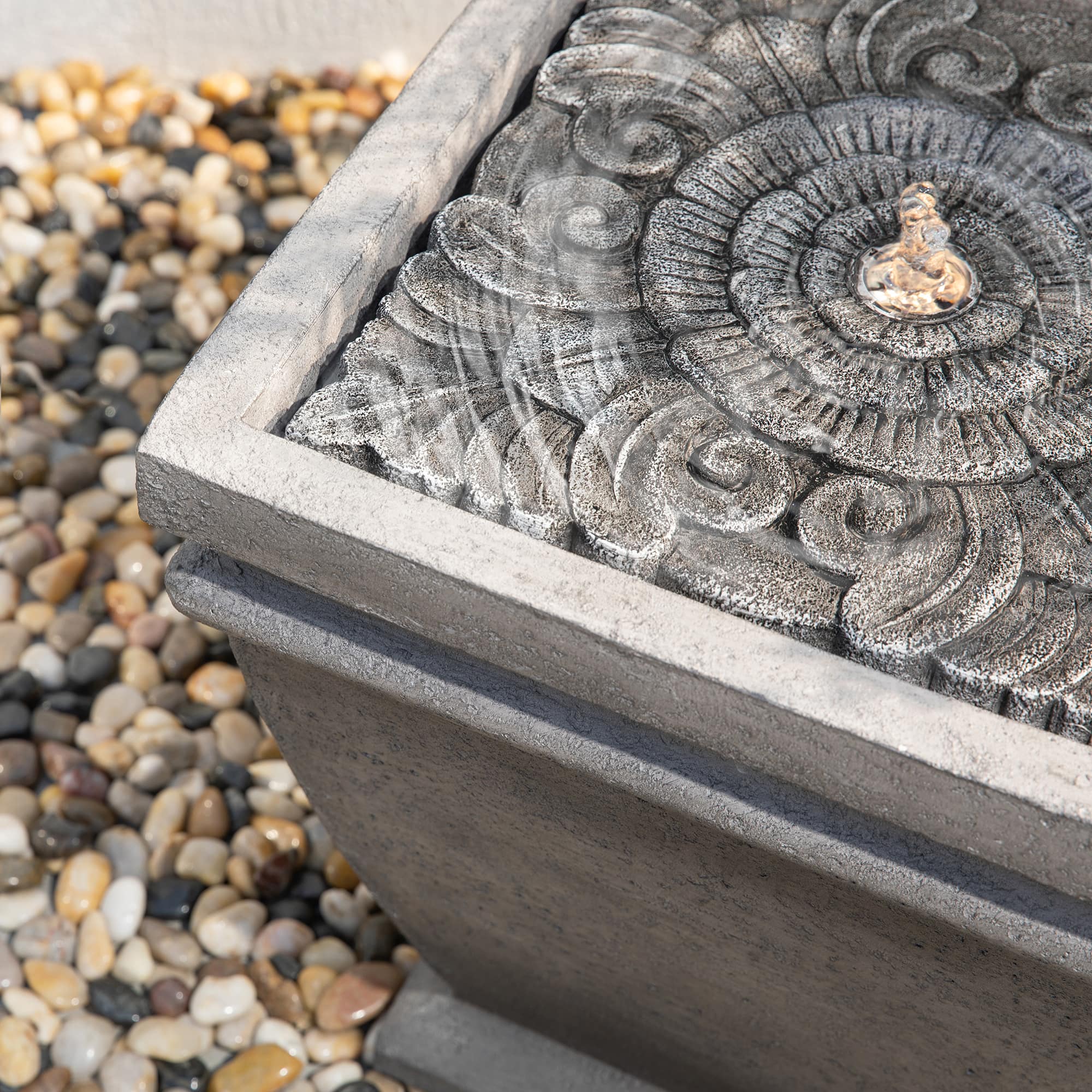 Glitzhome&#xAE; 17.5&#x27;&#x27; Stone Sculpture Outdoor LED Fountain