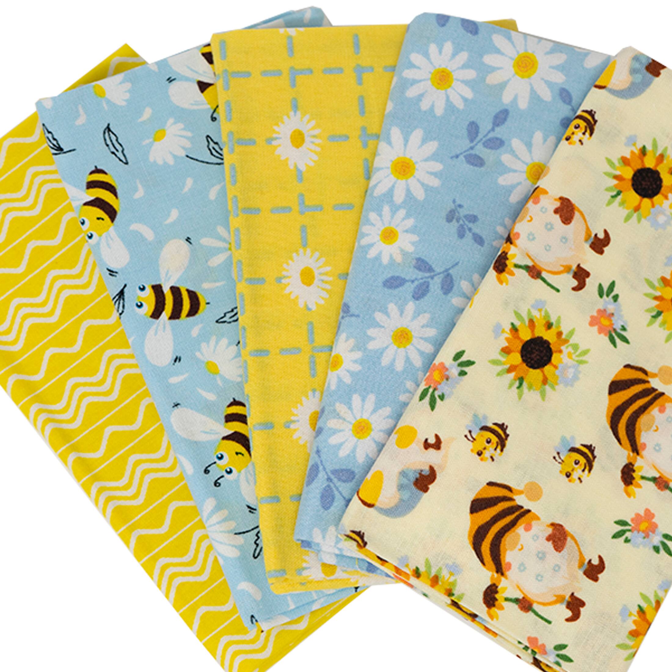 SINGER Daisies Gnomes Print Ringspun Cotton Fabric Bundle