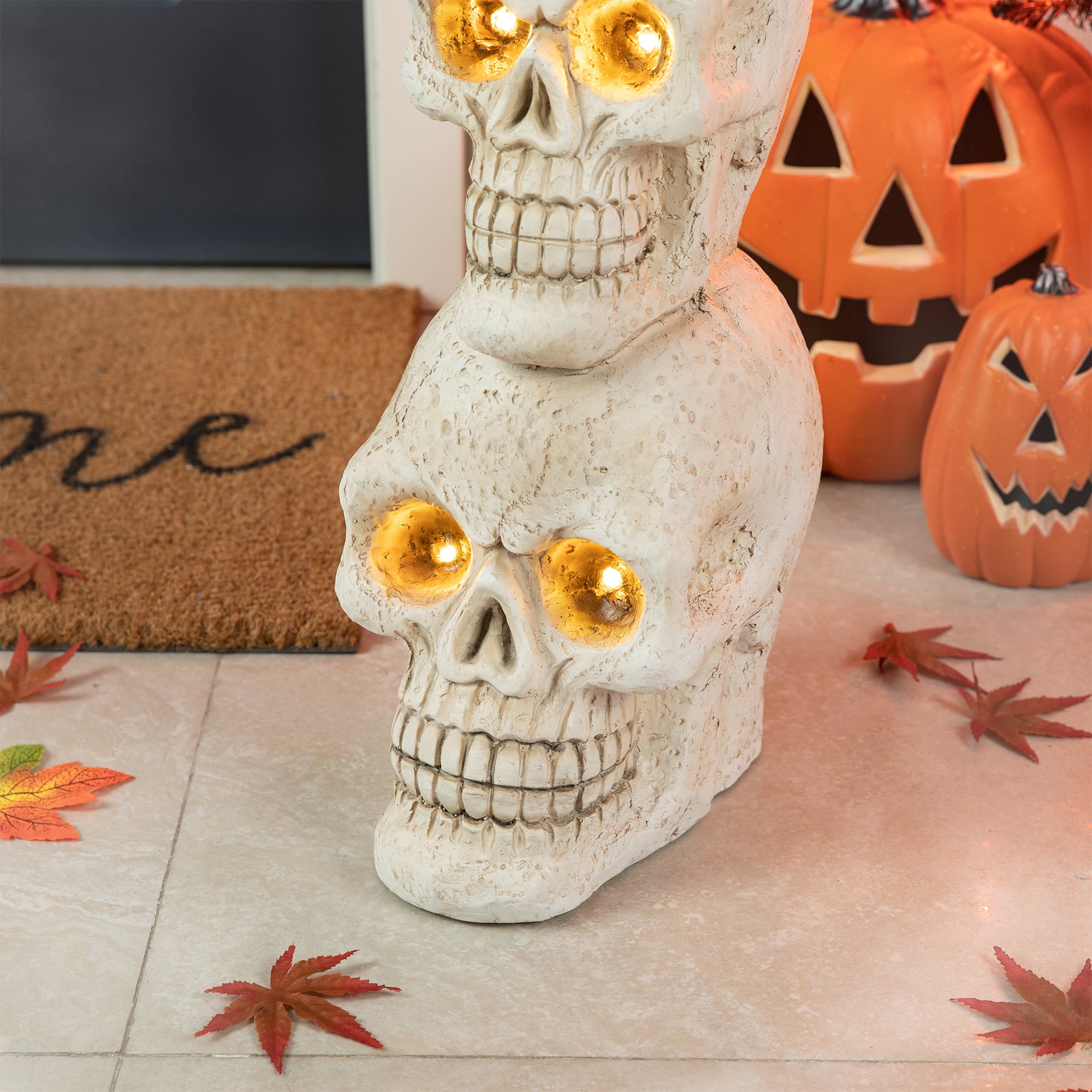 Glitzhome&#xAE; 25.5&#x22; Lighted Halloween Skull Porch D&#xE9;cor with Timer