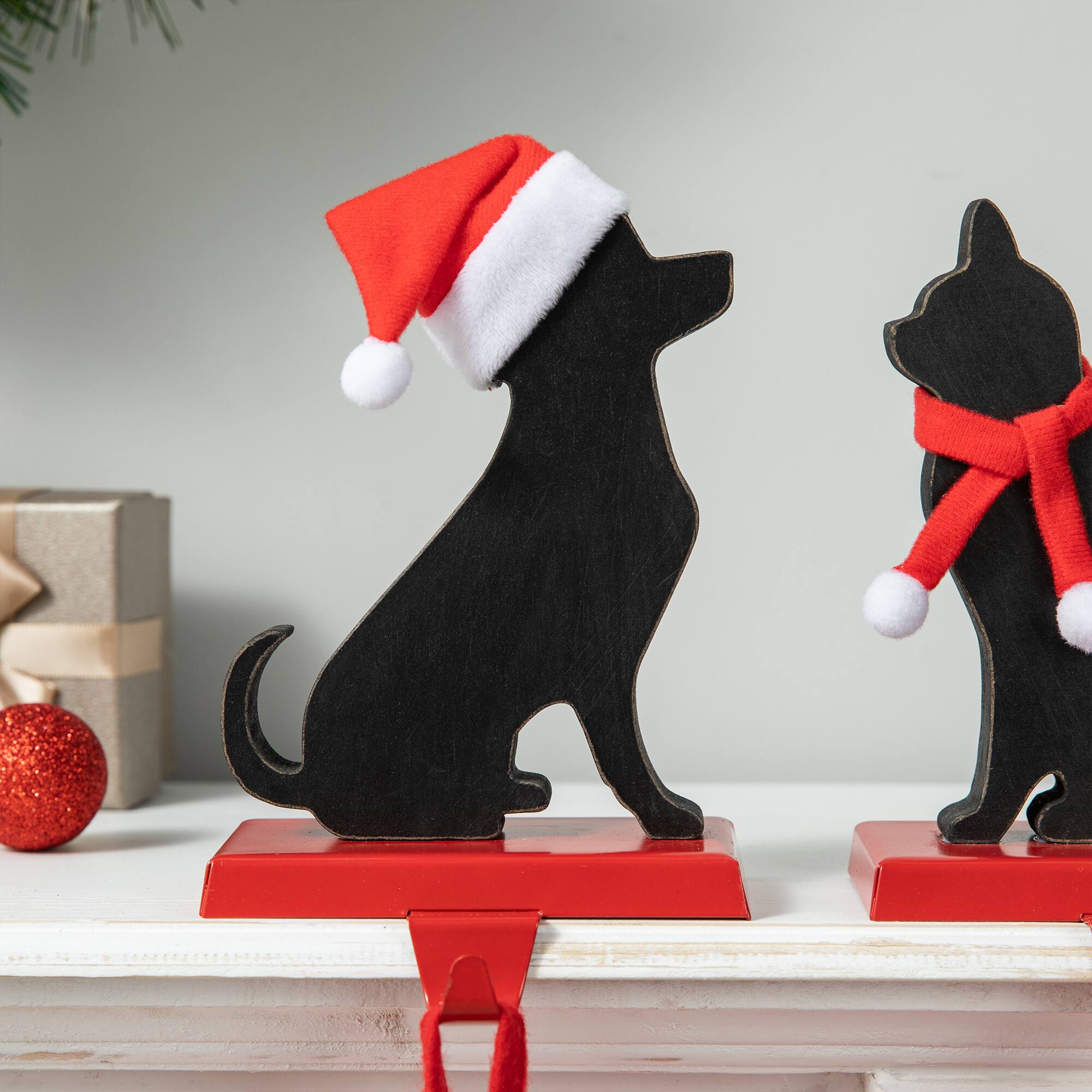 Glitzhome&#xAE; Cat &#x26; Dog Metal Christmas Stocking Holder Set