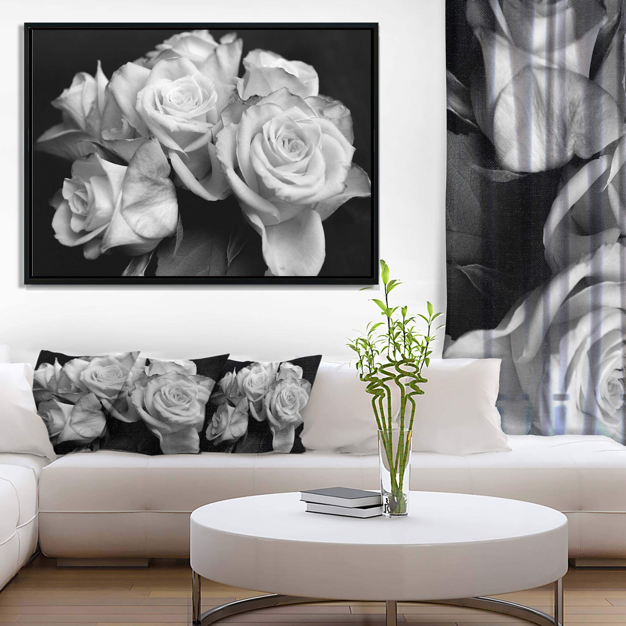 Designart - Bunch of Roses Black and White