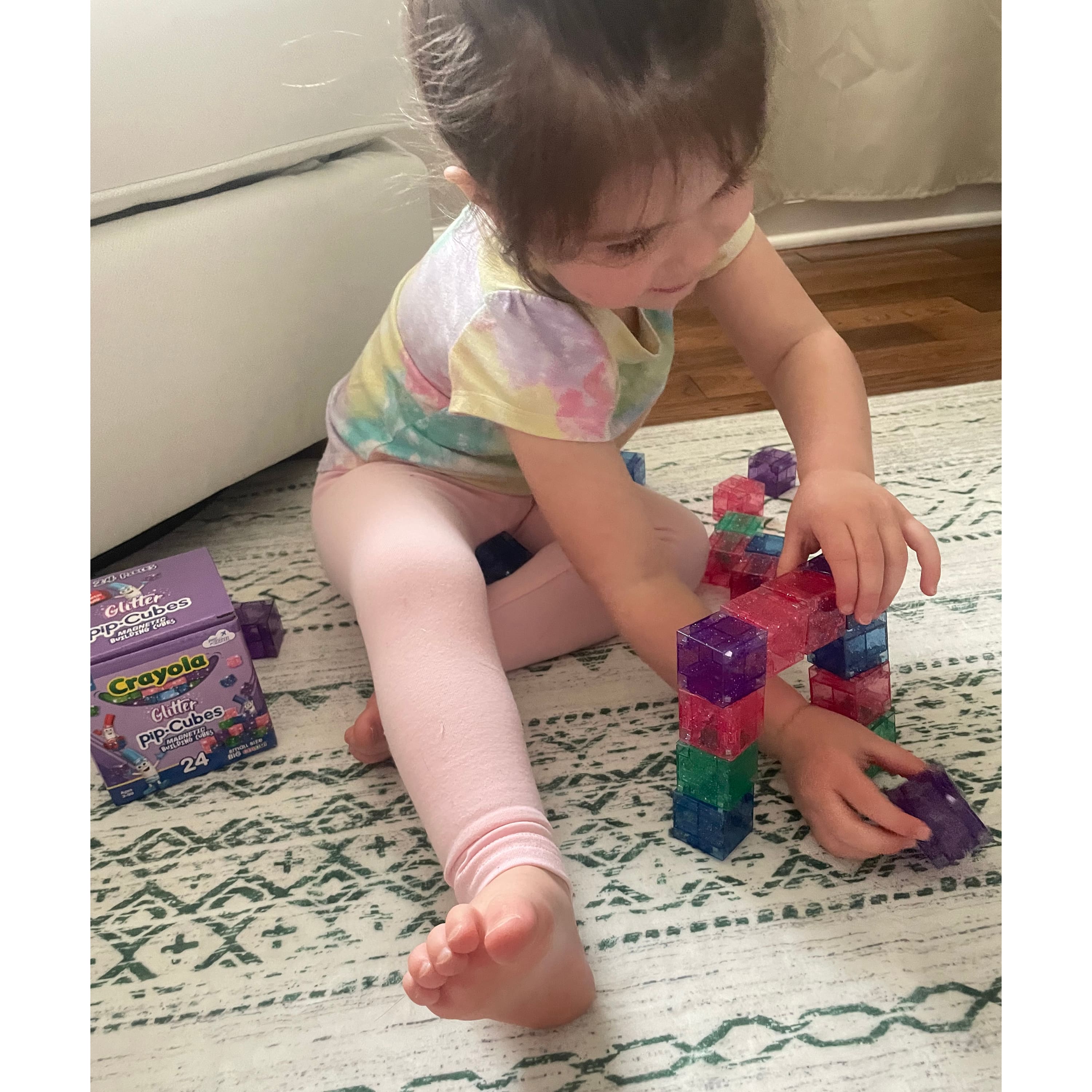 Crayola&#xAE; Glitter Pip-Cubes Magnetic Building Cubes