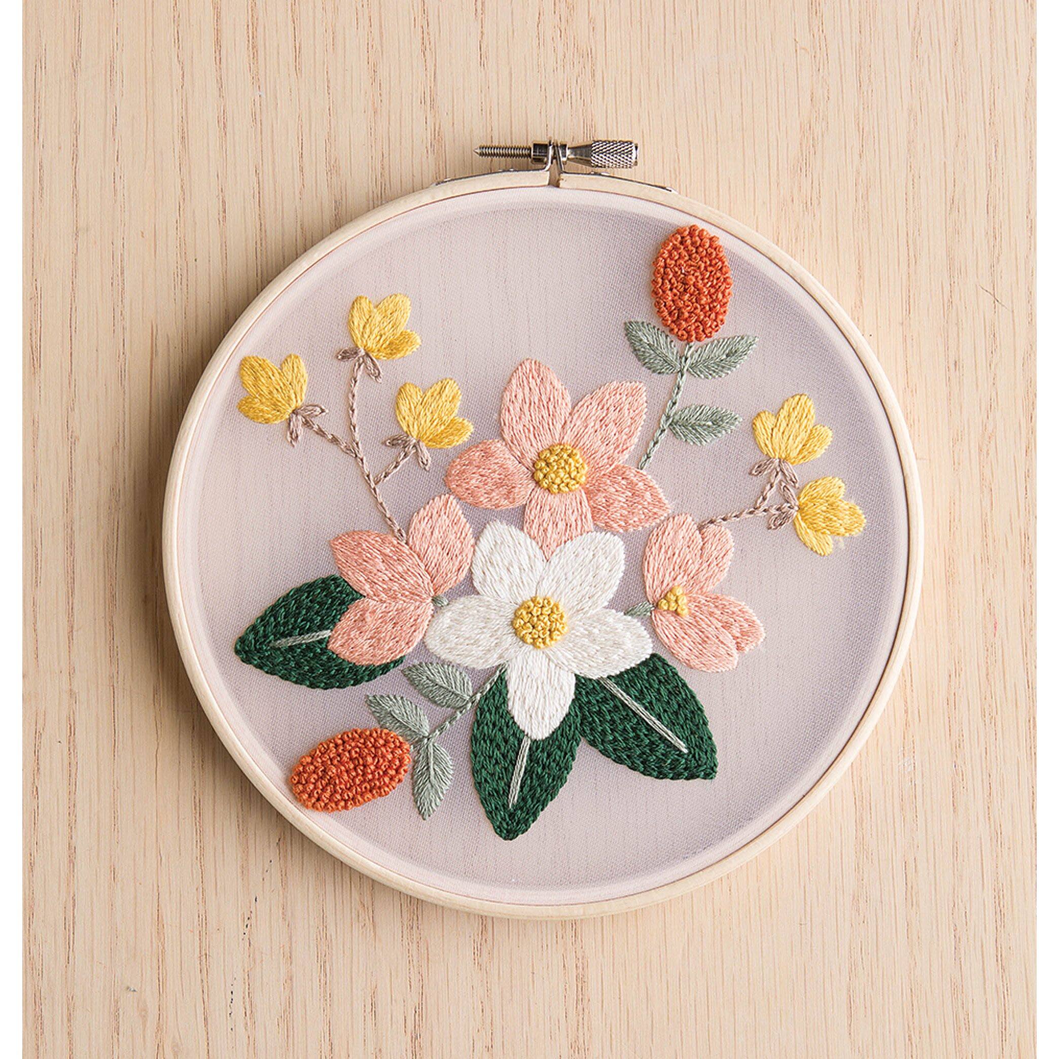 Leisure Arts&#xAE; 6&#x22; Magnolias Embroidery Kit