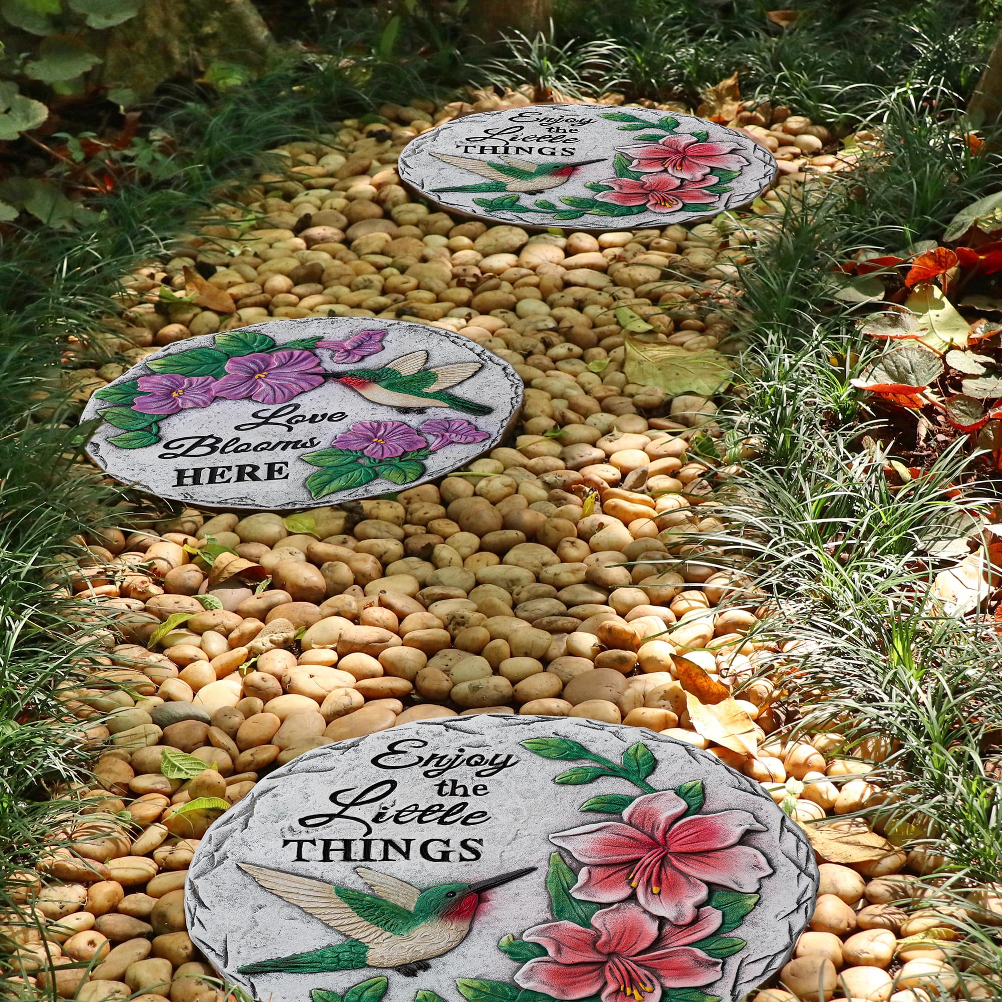 Glitzhome&#xAE; 10&#x22; Cement Hummingbird &#x26; Flower Textured Stepping Stones Set