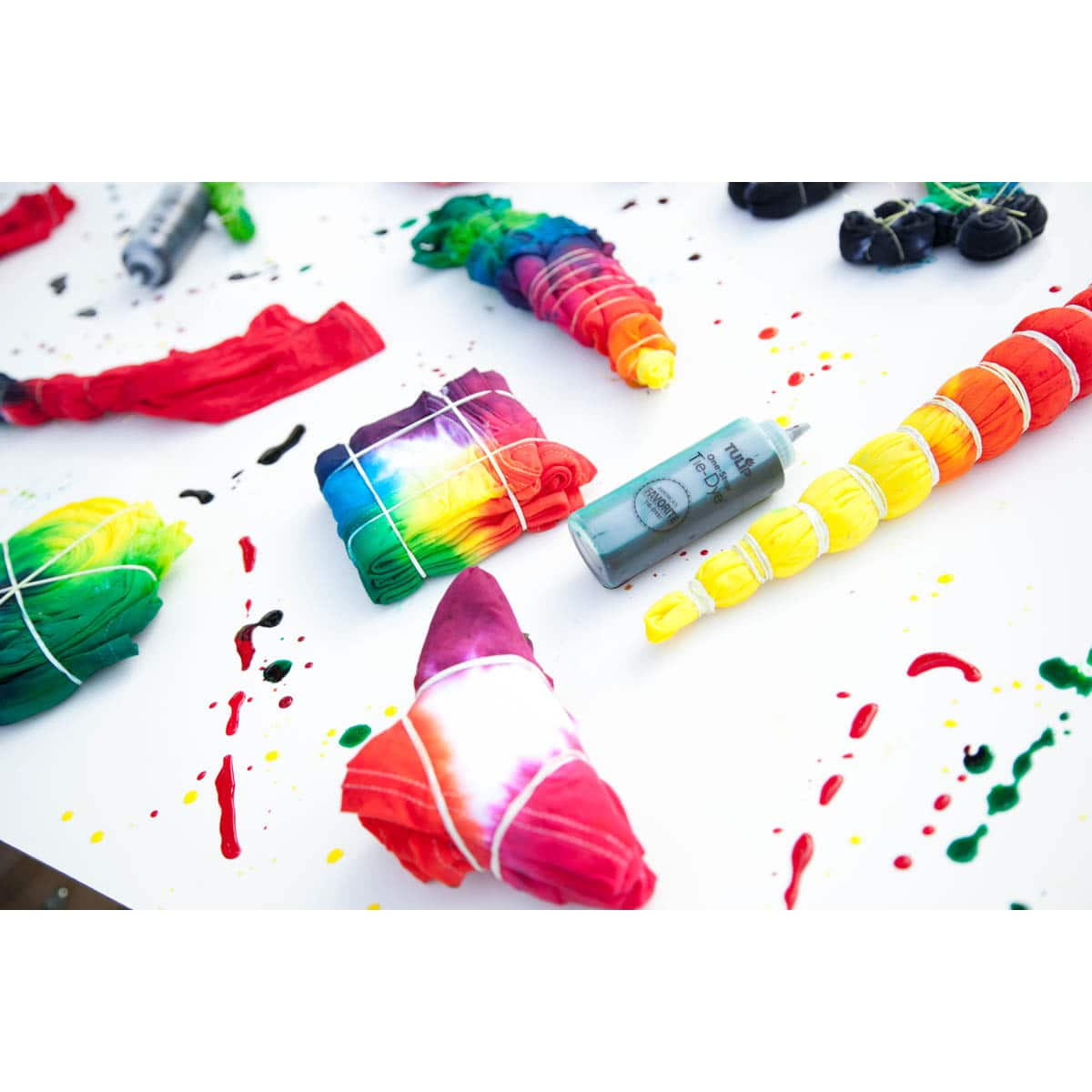 Tulip&#xAE; Party One-Step Tie-Dye Kit