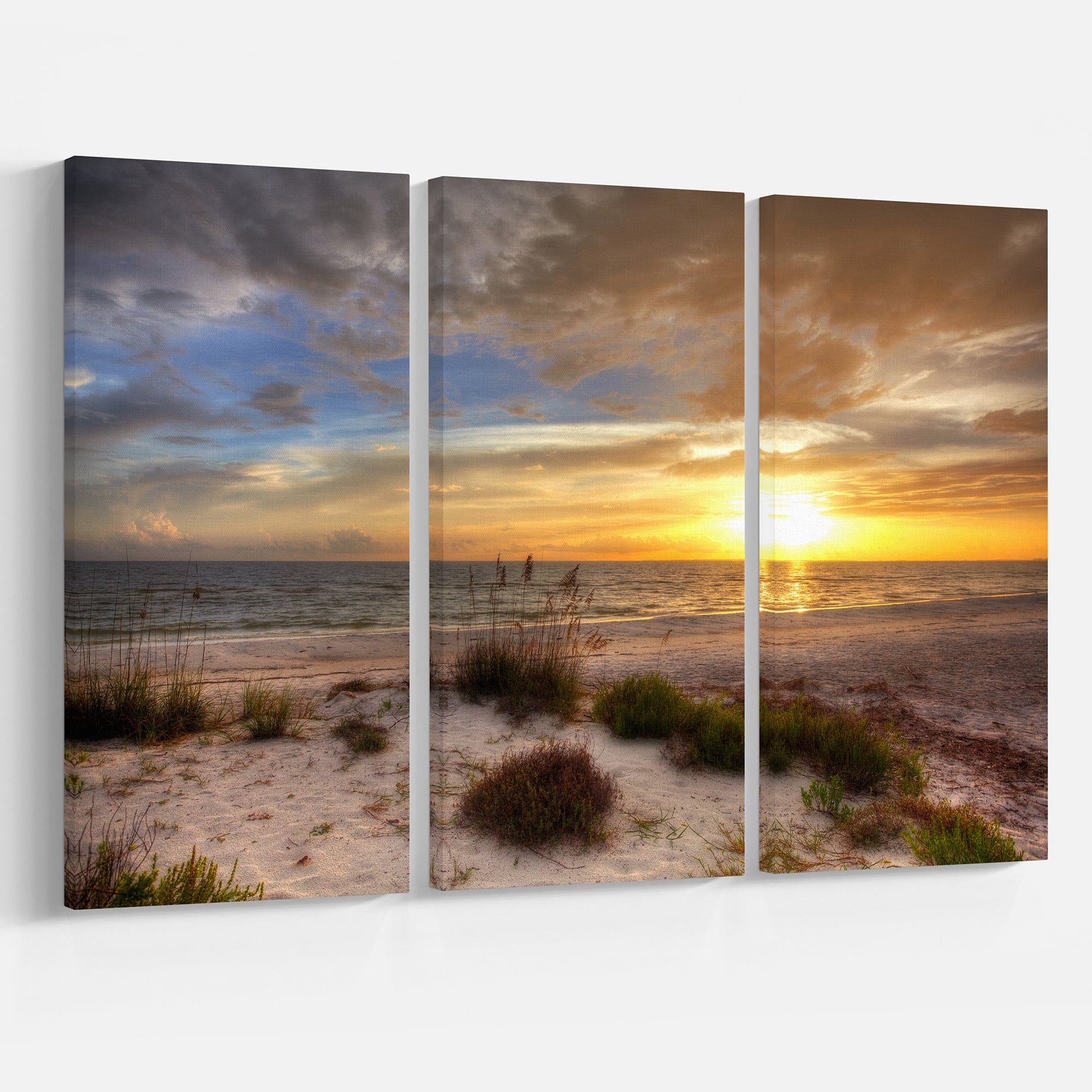 Designart - Sandy Beach with sunset