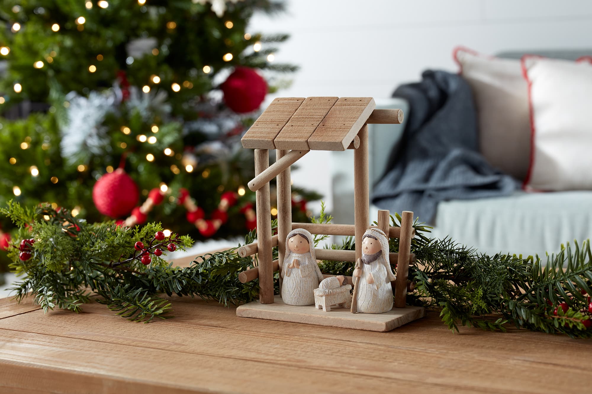 9&#x22; Wooden Creche Nativity Scene