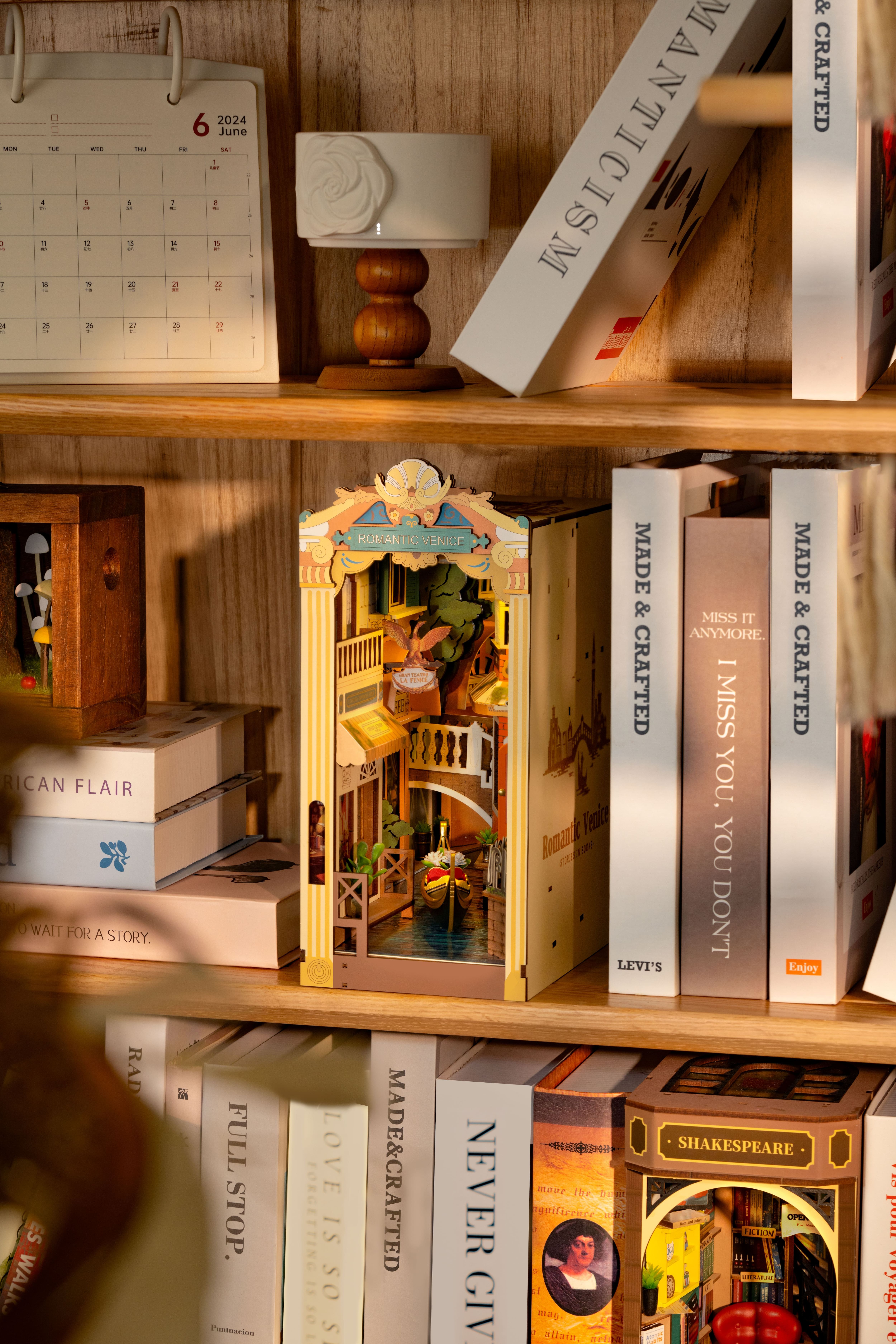 Rolife® Romantic Venice DIY Book Nook Shelf Insert Kit