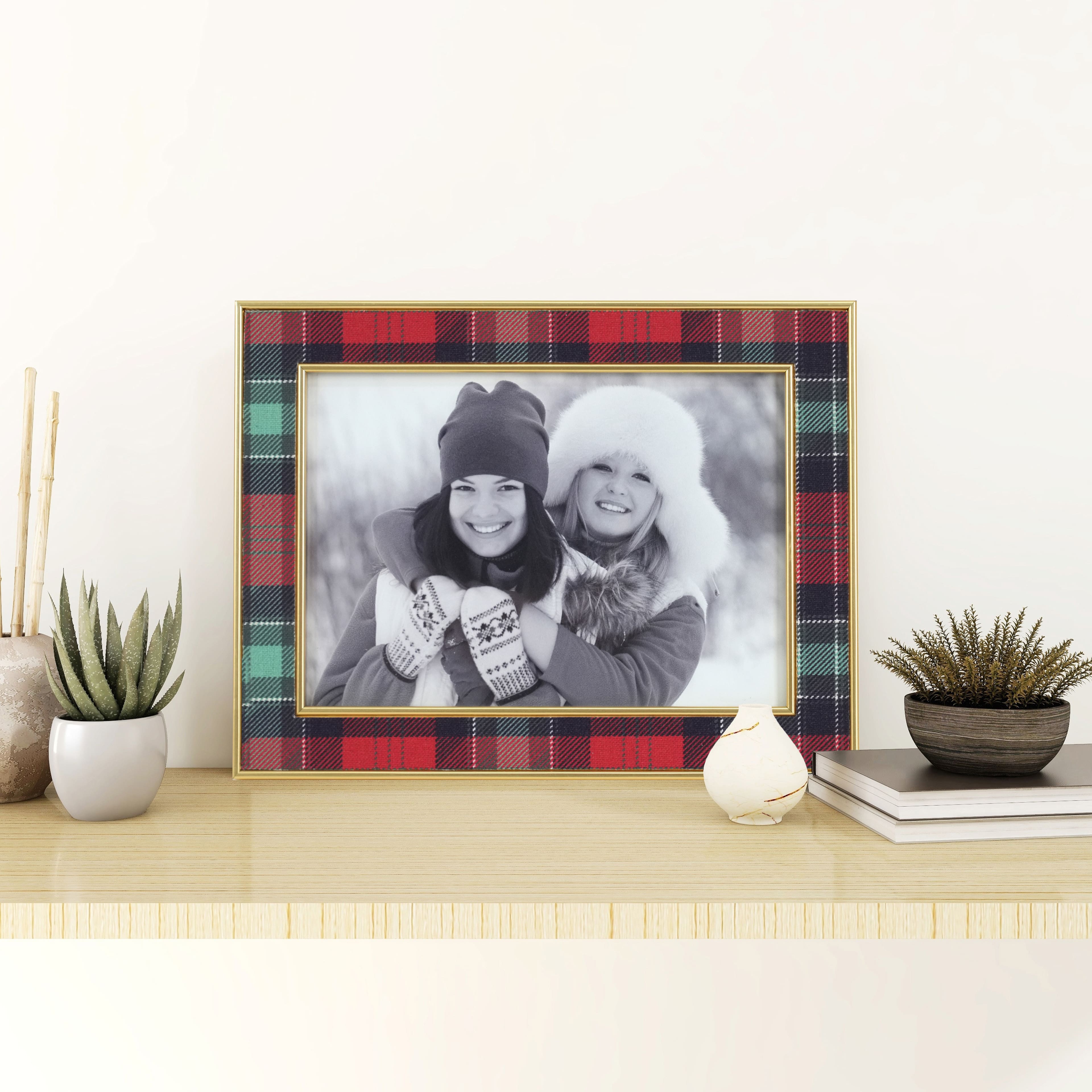 5&#x22; x 7&#x22; Holiday Pattern with Gold Edges Plastic Frame by Studio D&#xE9;cor&#xAE;