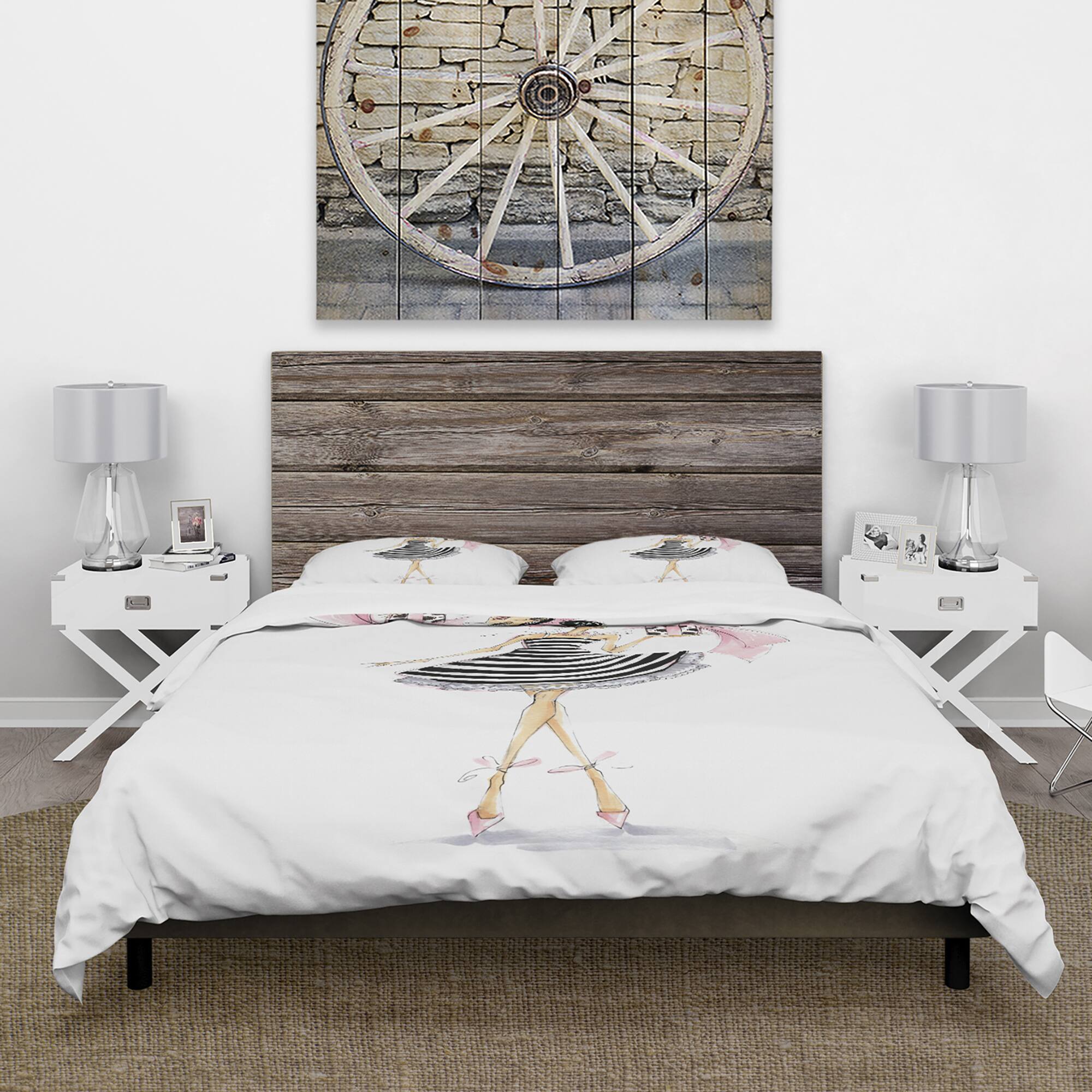 Designart 'Girl Holding a Gift' Glamour Bedding Set