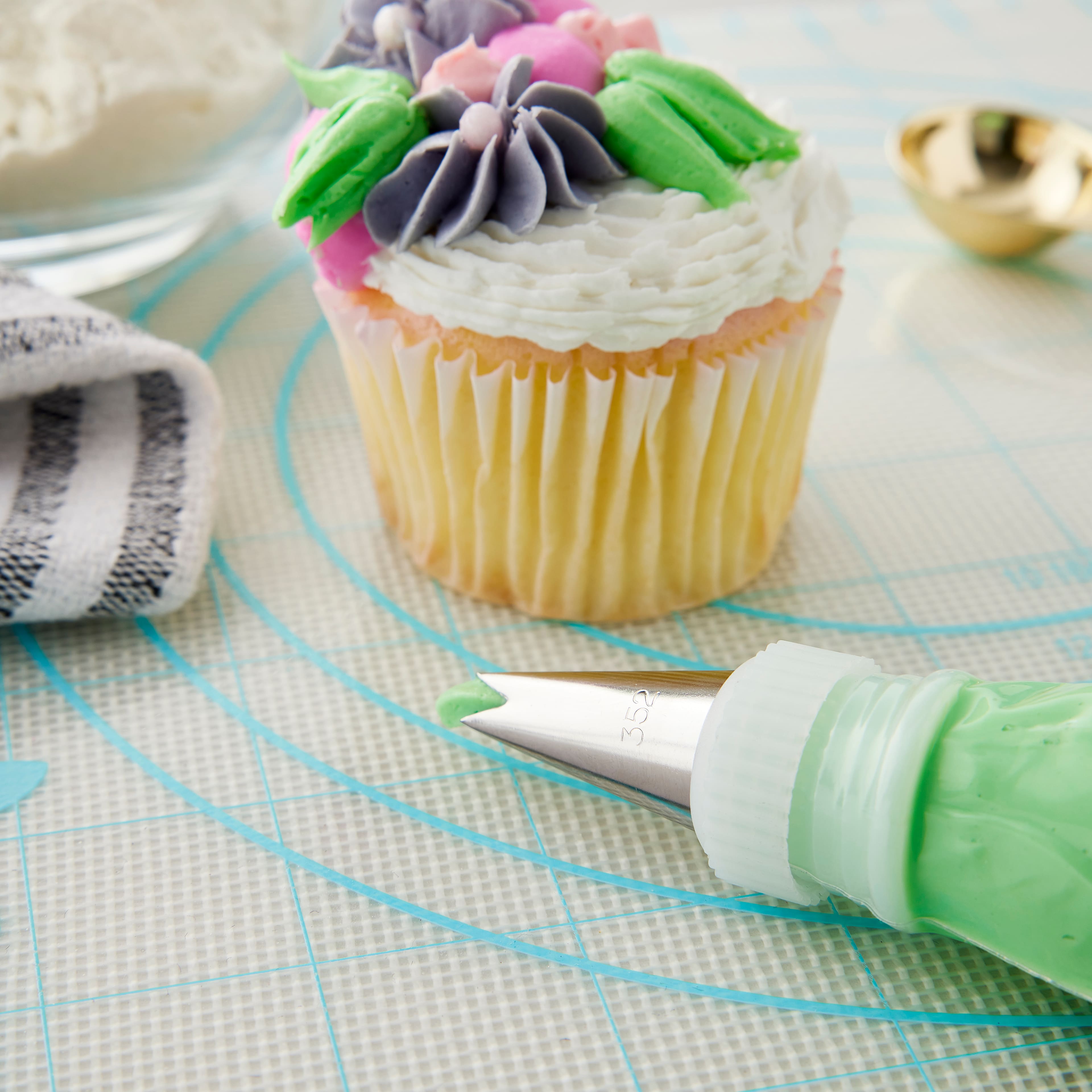 #352 Leaf Decorating Tip by Celebrate It™