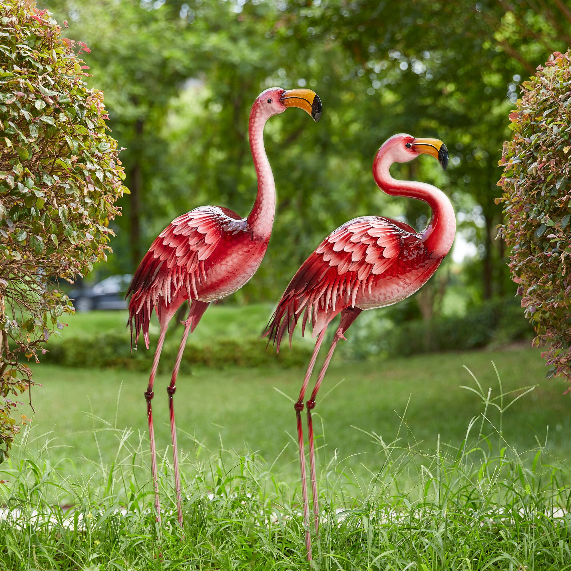 Glitzhome® Metal Standing Flamingo Garden Statue with Stakes Set