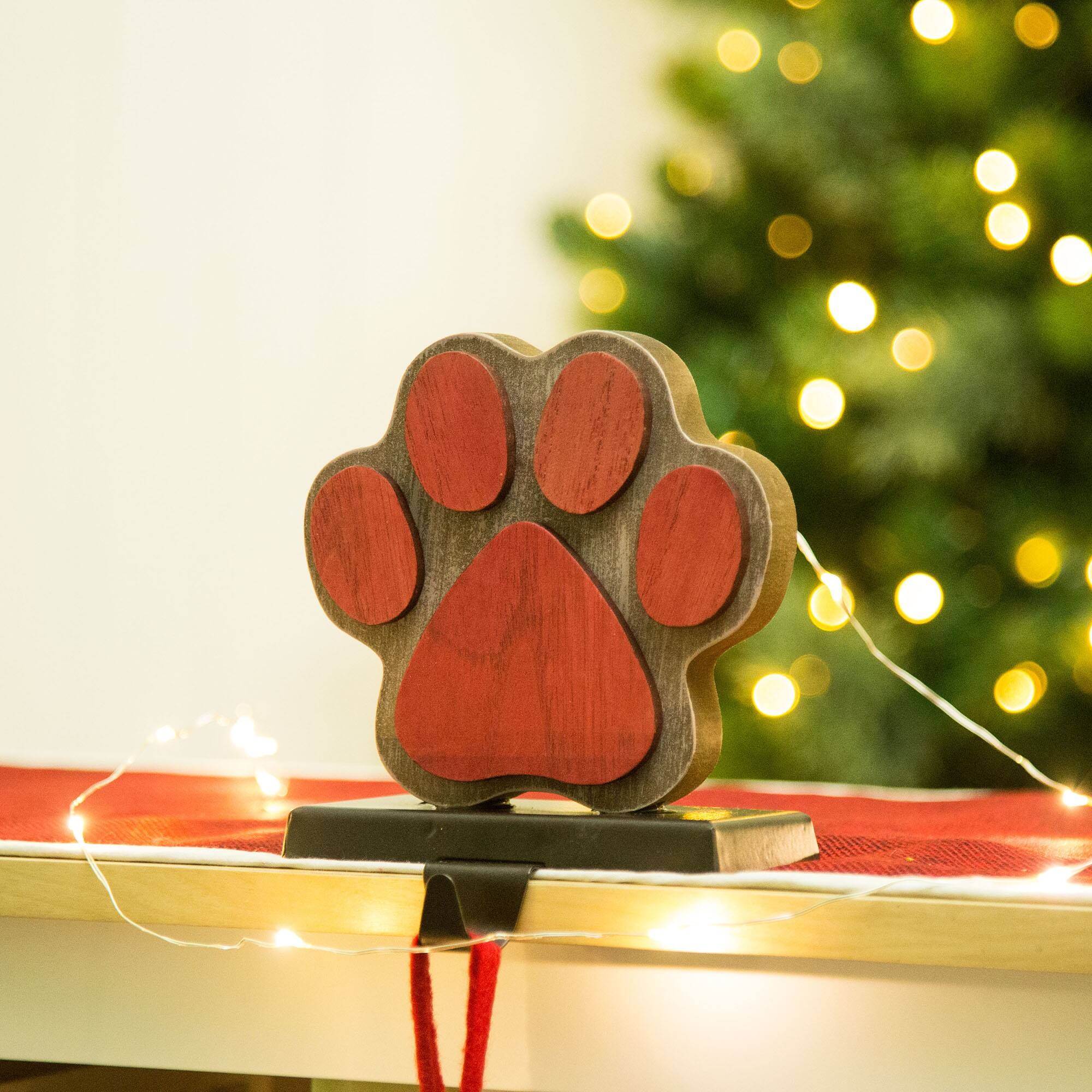 Glitzhome&#xAE; 6.3&#x22; Red &#x26; Brown Paw Stocking Holder