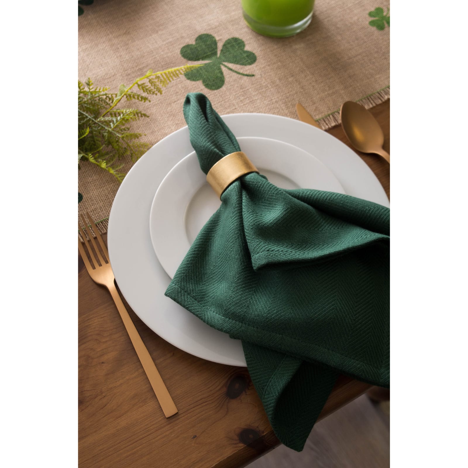 DII&#xAE; 74&#x22; Shamrock Printed Jute Table Runner