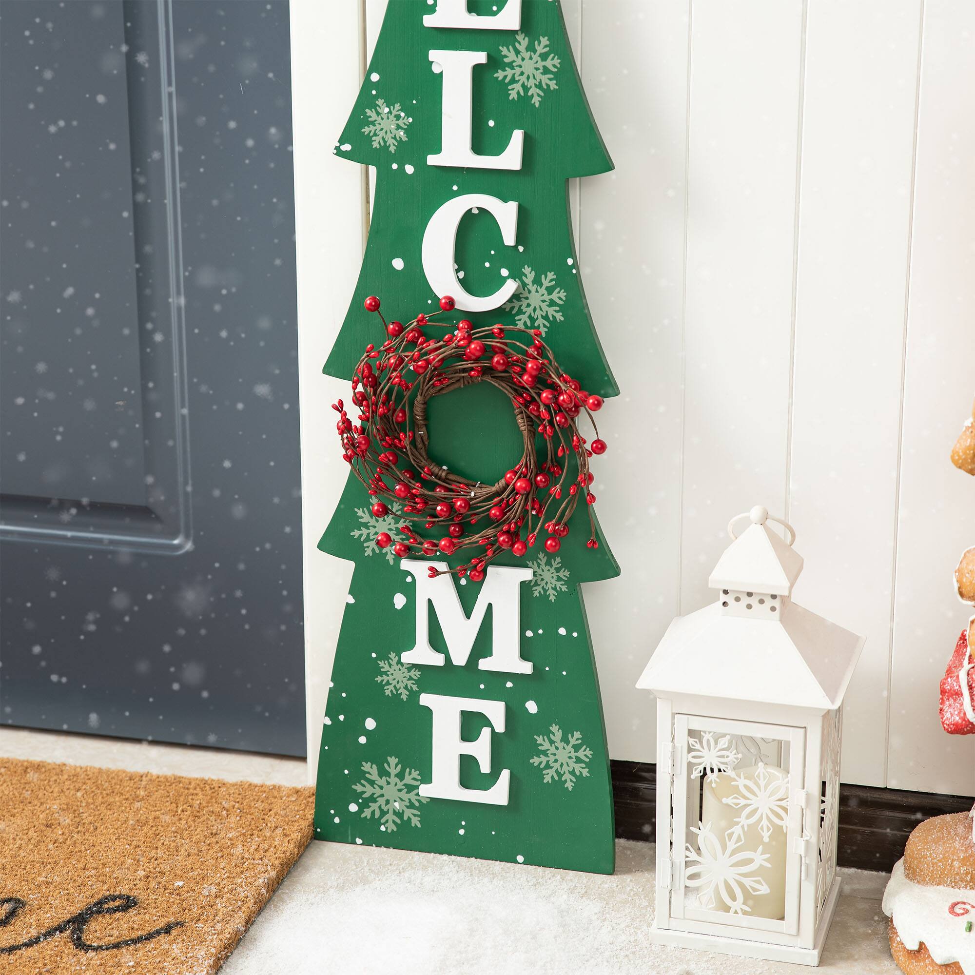 Glitzhome&#xAE; 3.5ft. Wooden Welcome Christmas Tree Porch Sign
