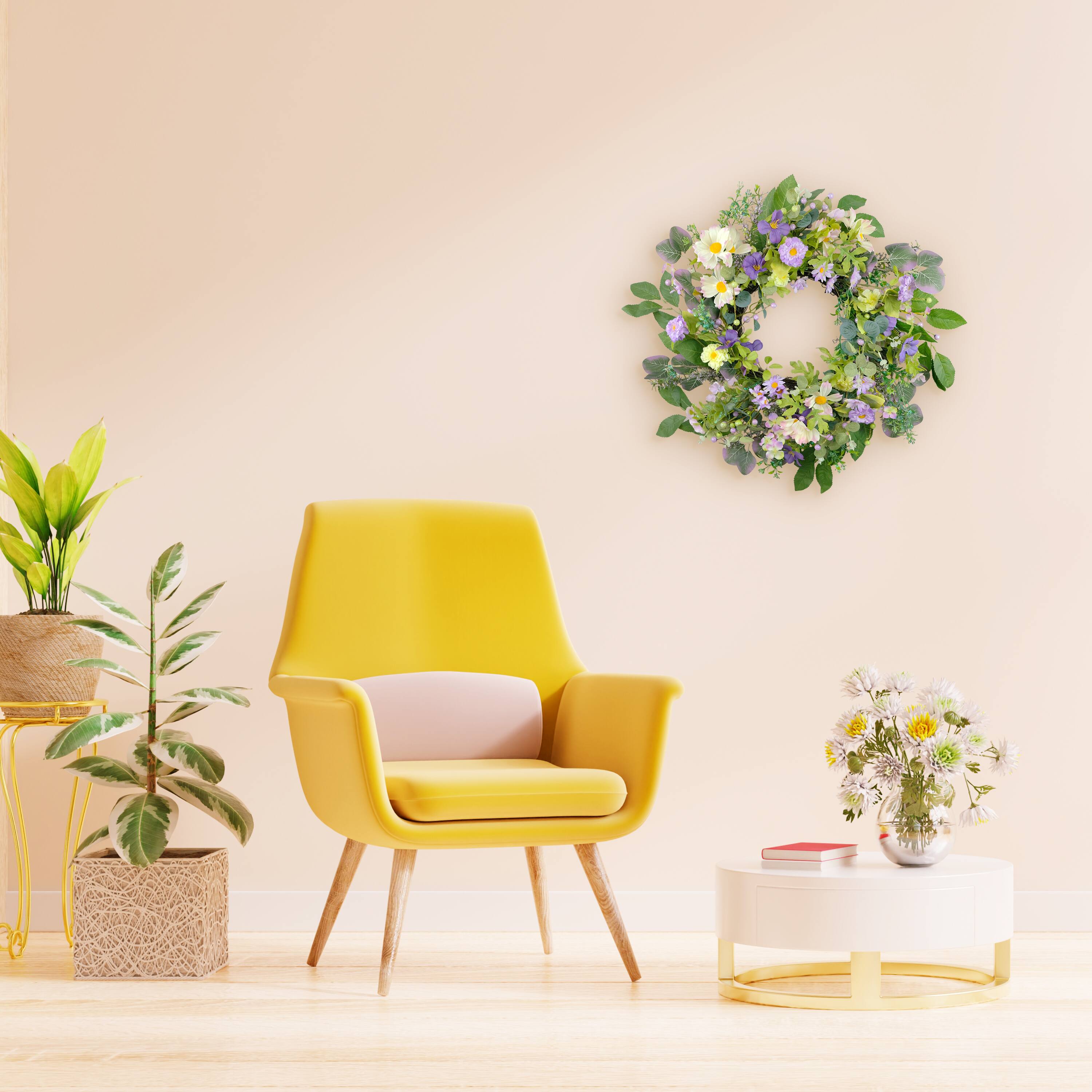 24" Purple & White Spring Daisy Floral Wreath