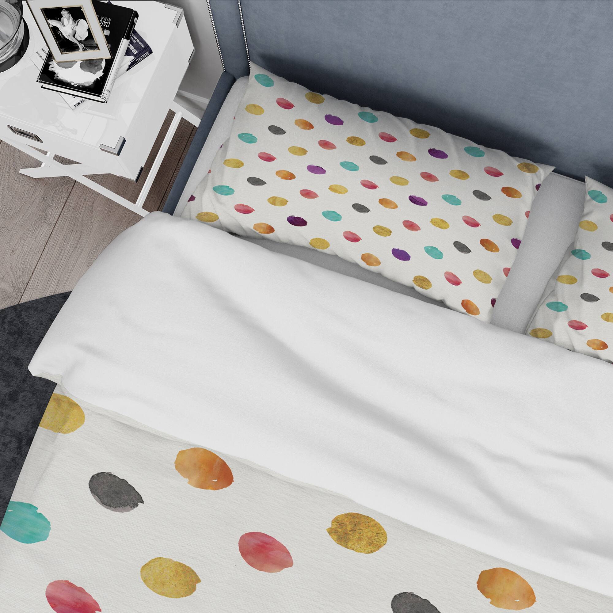Designart &#x27;Orange Blue and Purple Polka Dot Pattern&#x27; Geometric Bedding Set - Duvet Cover &#x26; Shams