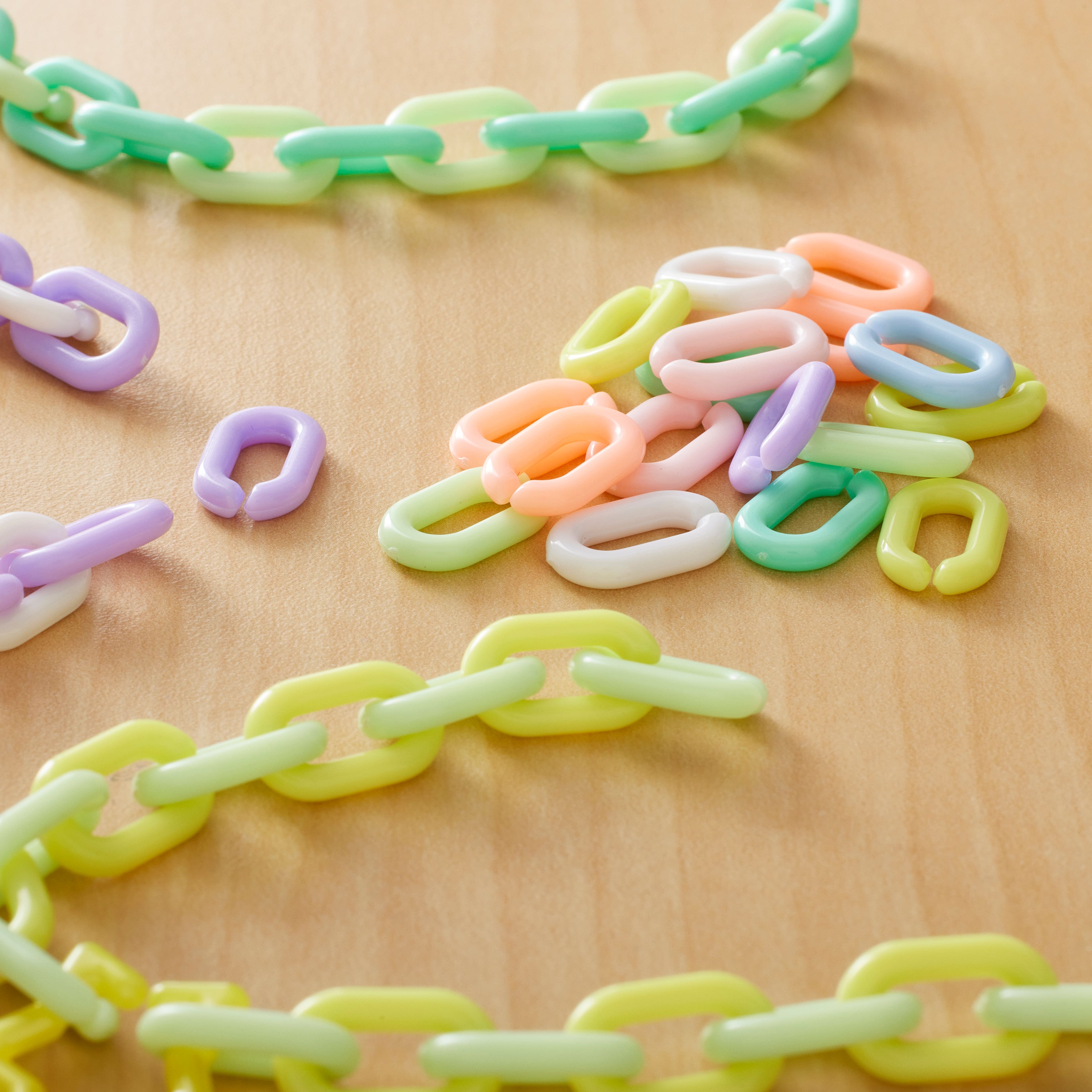 12 Packs: 400 ct. (4,800 total) Pastel Plastic Chain Links by Creatology™