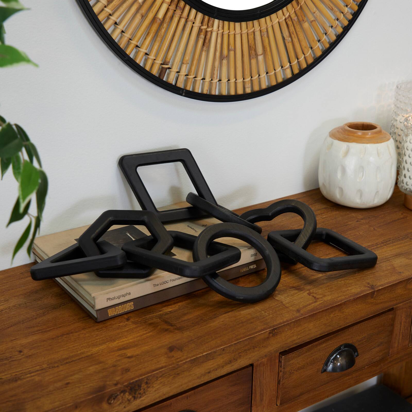 CosmoLiving by Cosmopolitan Black Geometric Wood-Inspired Chain Sculpture Set