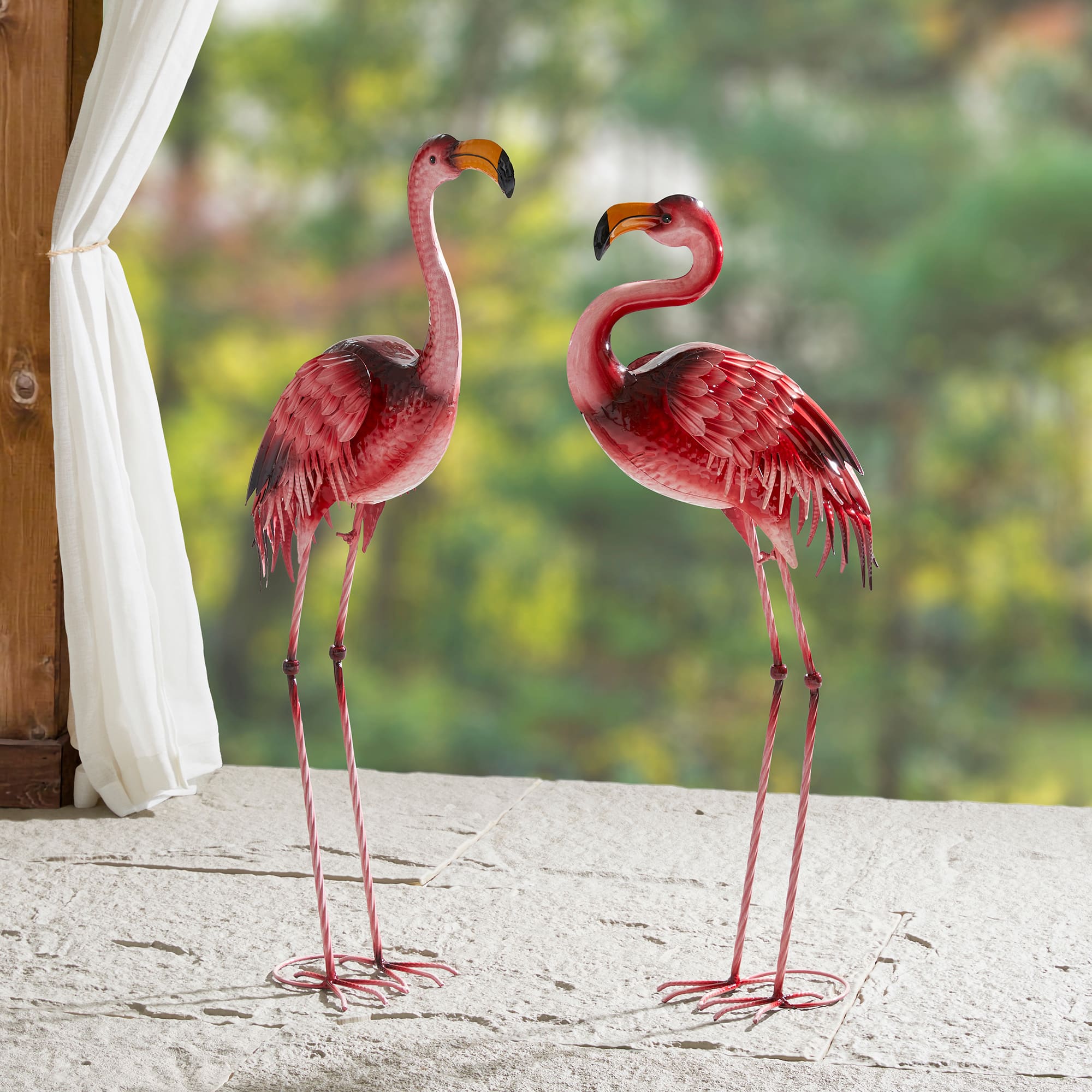Glitzhome&#xAE; Metal Standing Flamingo Garden Statue with Stakes Set