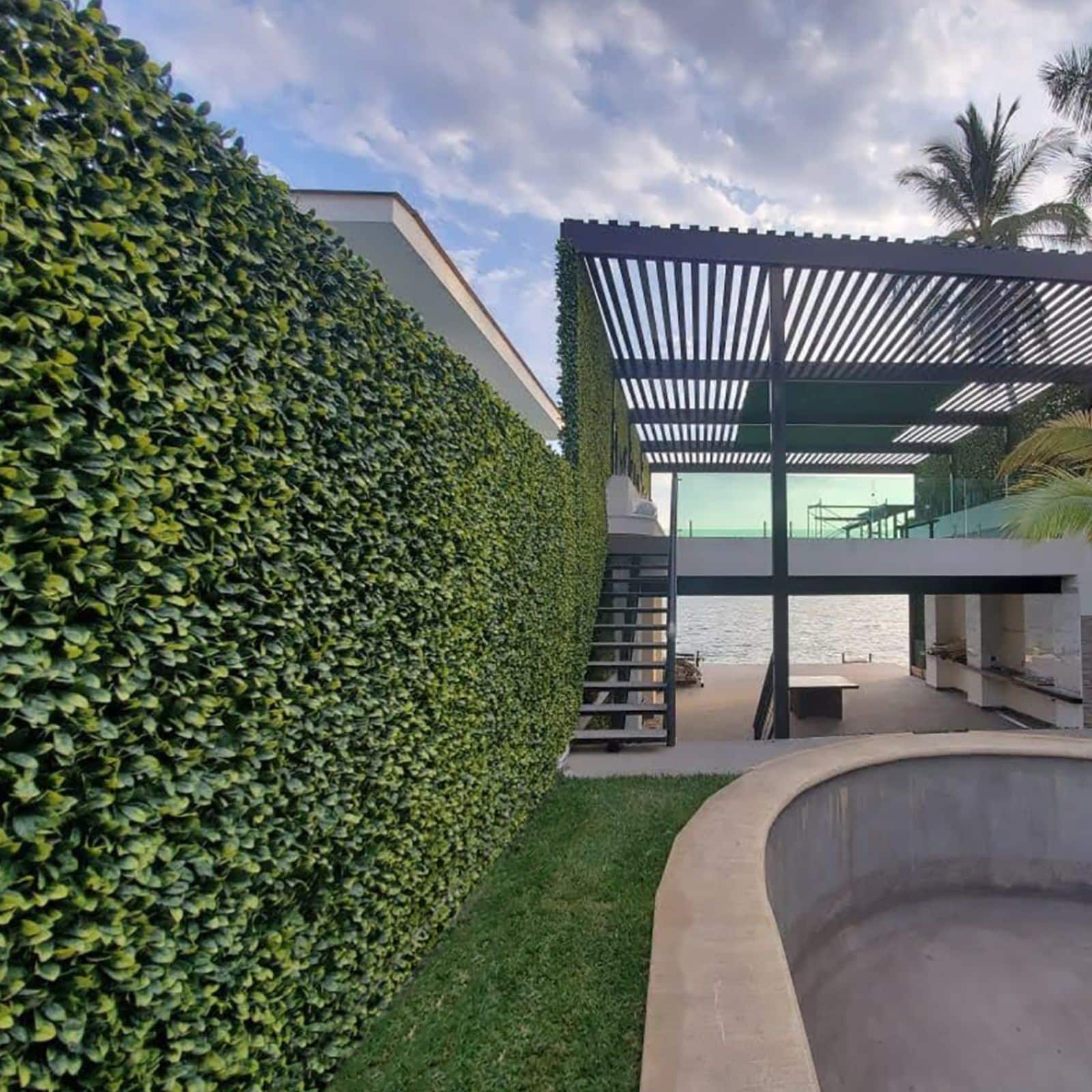 4ft. Expandable Lemon Leaf Lattice Screen