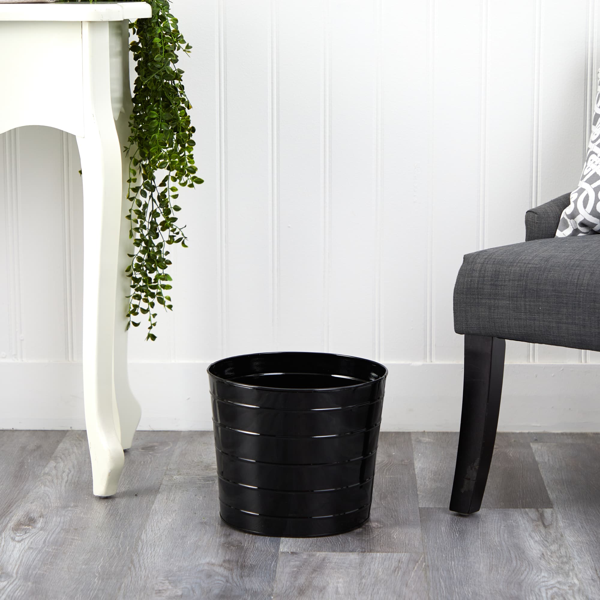10&#x22; Farmhouse Black Metal Ribbed Planter