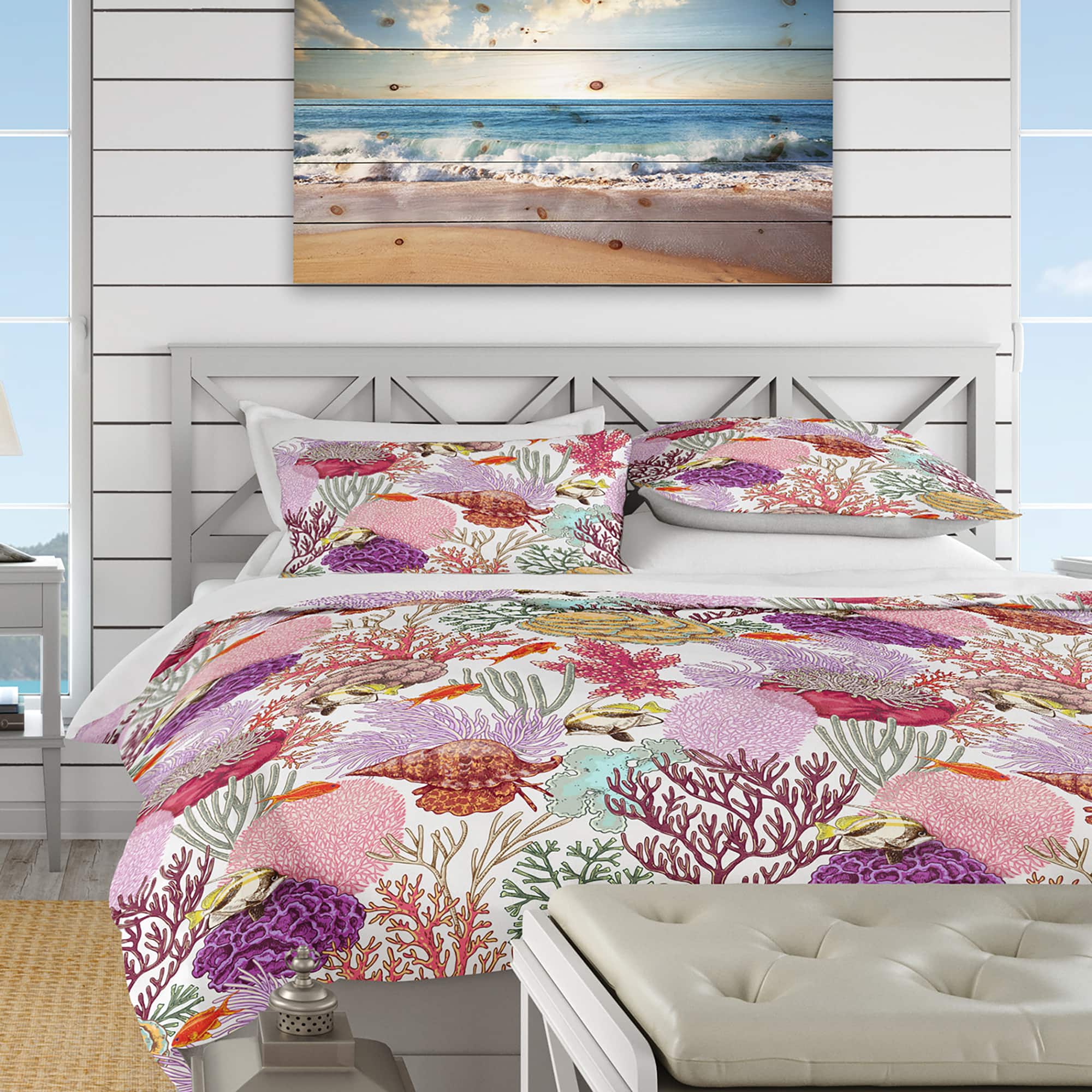 Designart &#x27;Coral Reef and Fishes Pattern&#x27; Nautical &#x26; Coastal Bedding Set - Duvet Cover &#x26; Shams