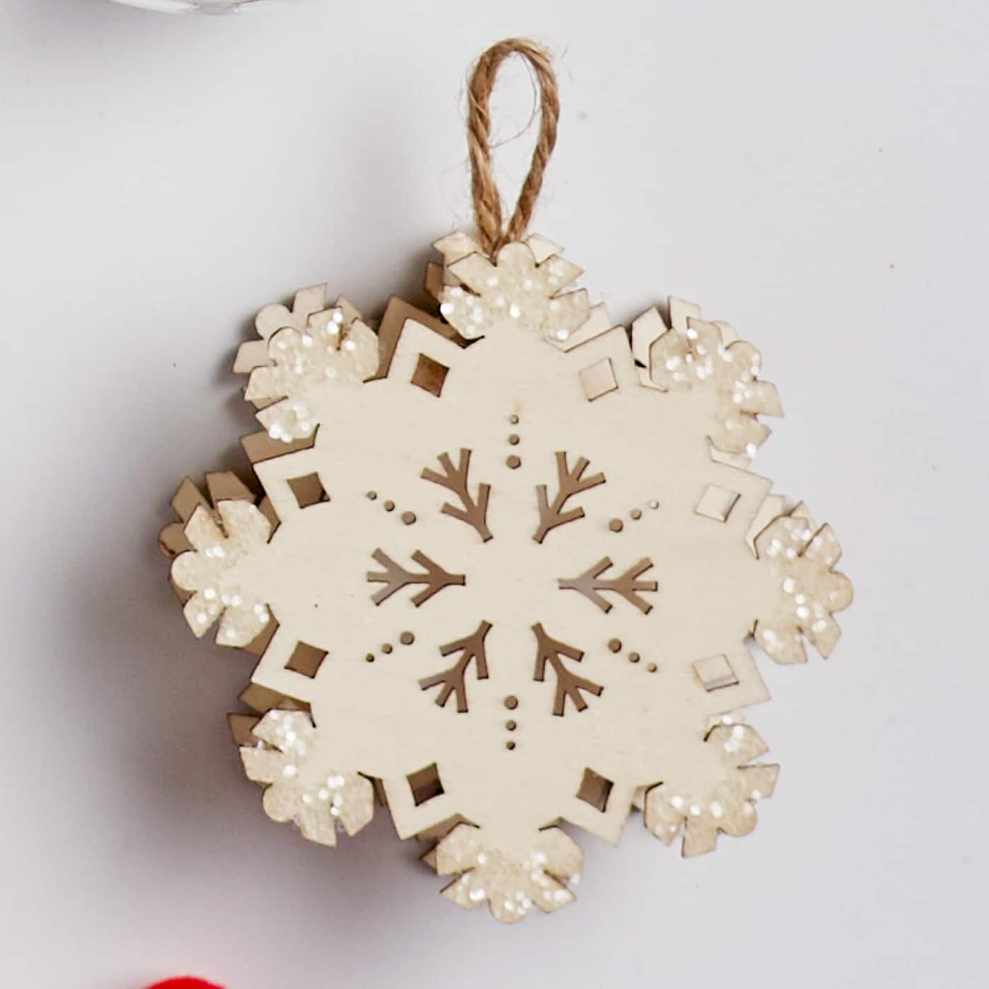 Christmas Décor Guide: Handmake Your Holiday LED Wood Glitter Snowflake  Ornament, Projects