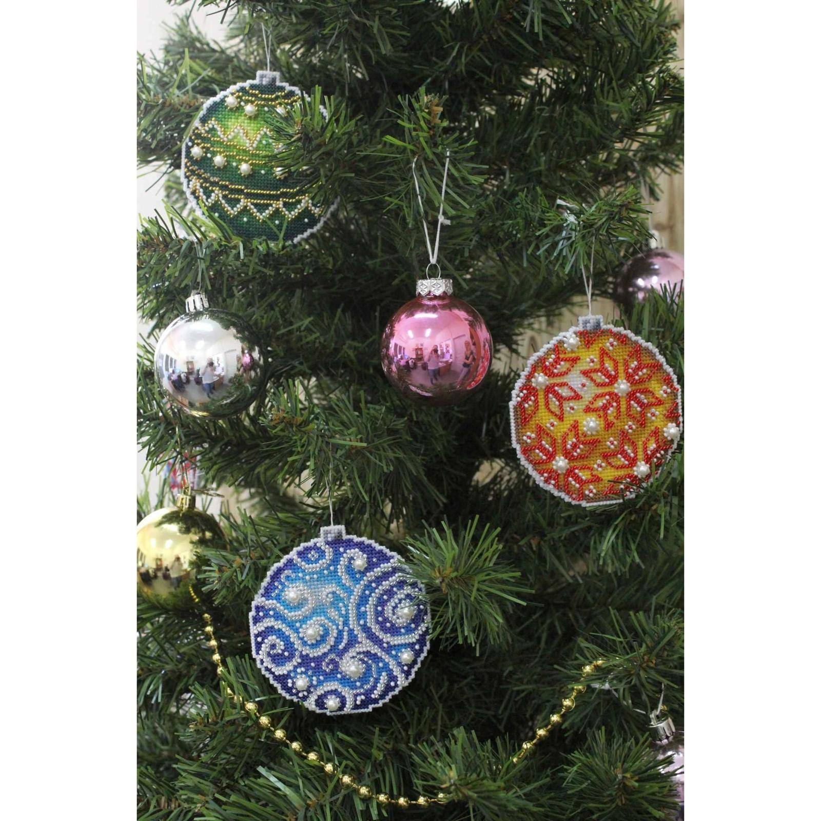 MP Studia Christmas Tree Decoration - Rowan Plastic Canvas Counted Cross Stitch Kit