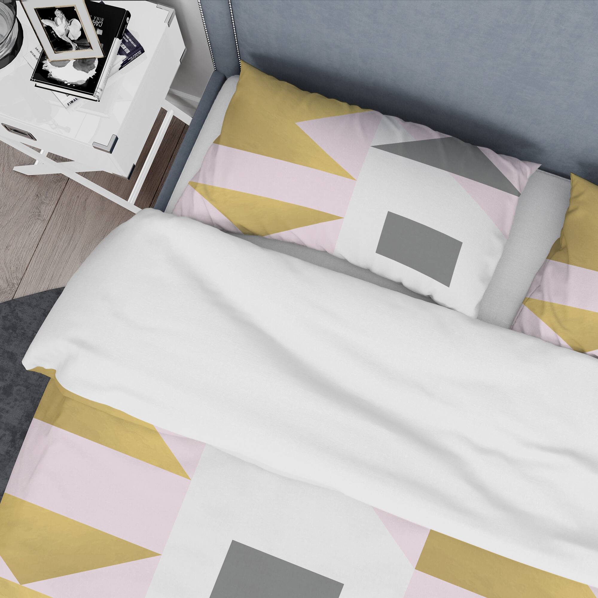 Designart &#x27;Triangular Gold Design&#x27; Mid-Century Duvet Cover Set