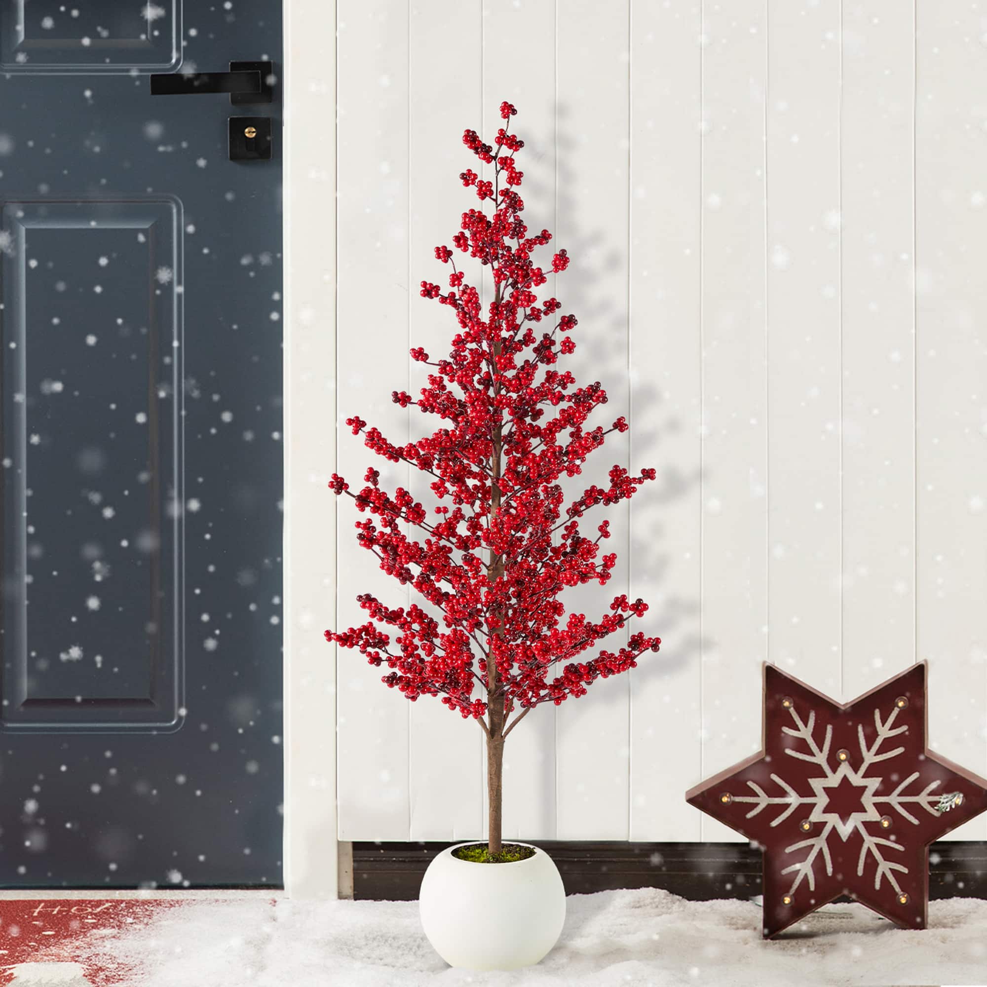 Glitzhome&#xAE; 41&#x22;H Chirstmas Berry Porch Tree