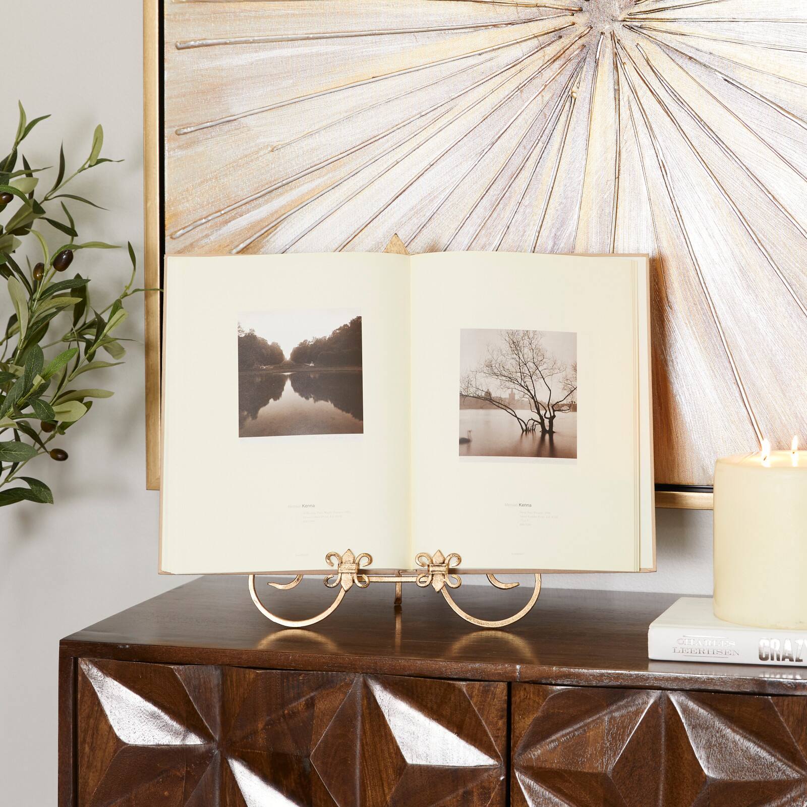 Gold Metal Traditional Easel, 12&#x22; x 11&#x22; x 15&#x22;