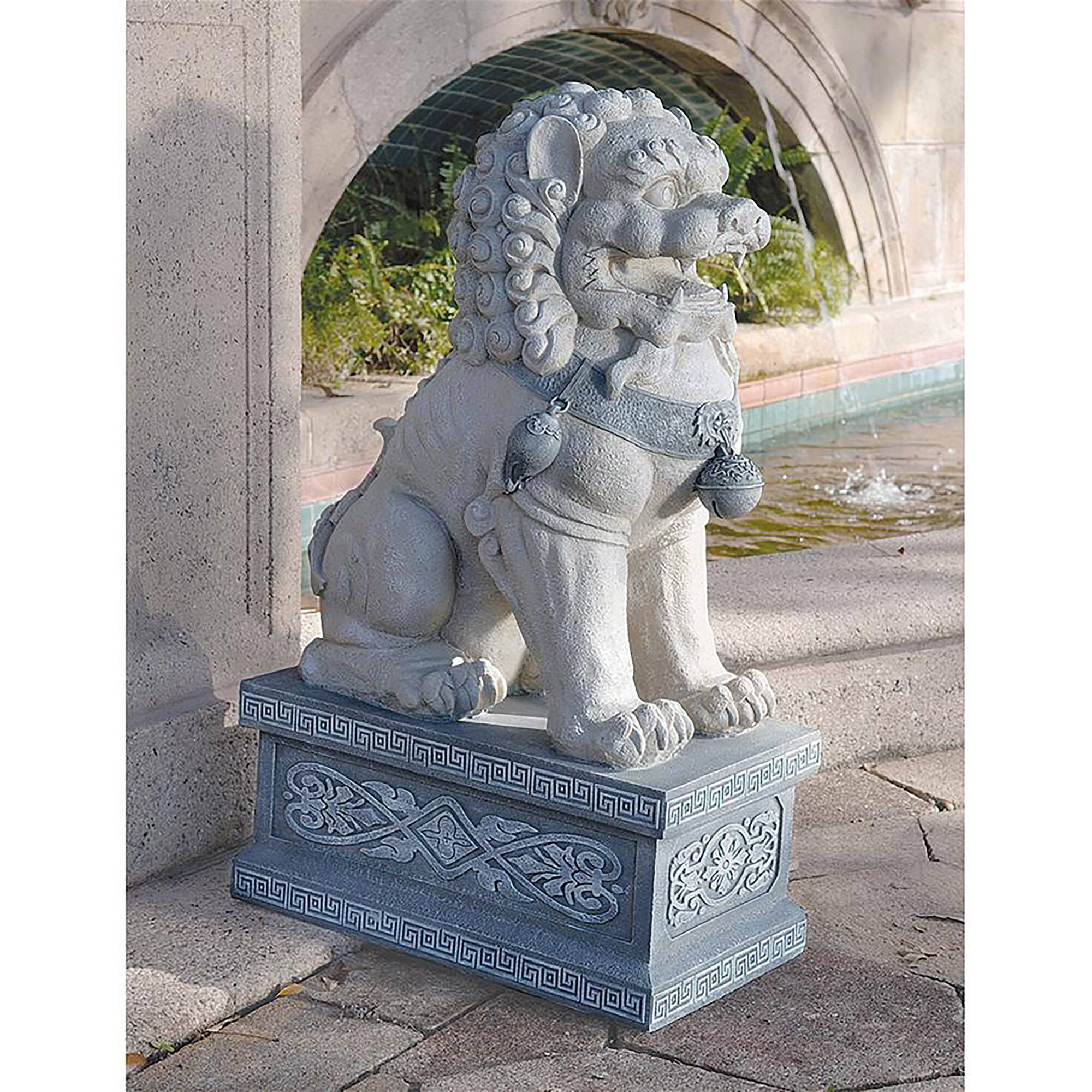 Design Toscano&#xAE; 30&#x22; Giant Foo Dog of the Forbidden City Sculpture