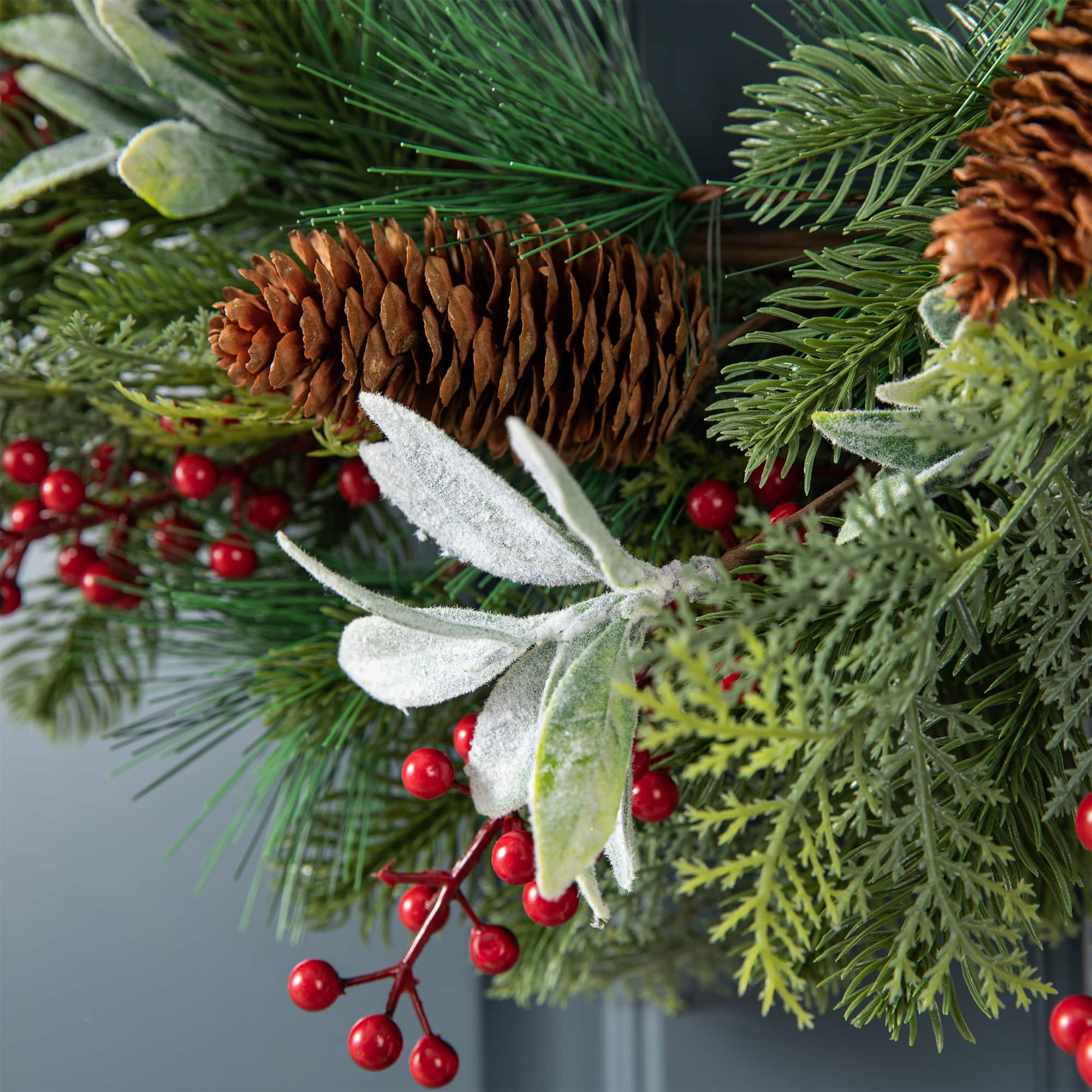 Glitzhome&#xAE; 24&#x22; Christmas Pinecone, Leaf &#x26; Berry Wreath