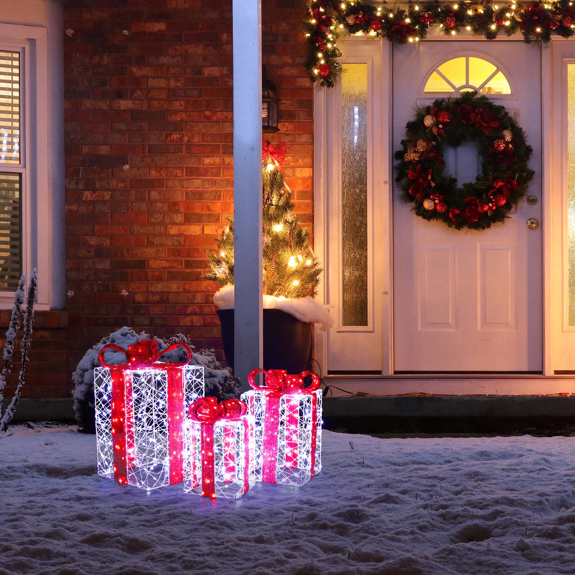 Glitzhome&#xAE; Lighted Christmas Crystal White 3D Giftbox Outdoor D&#xE9;cor Set