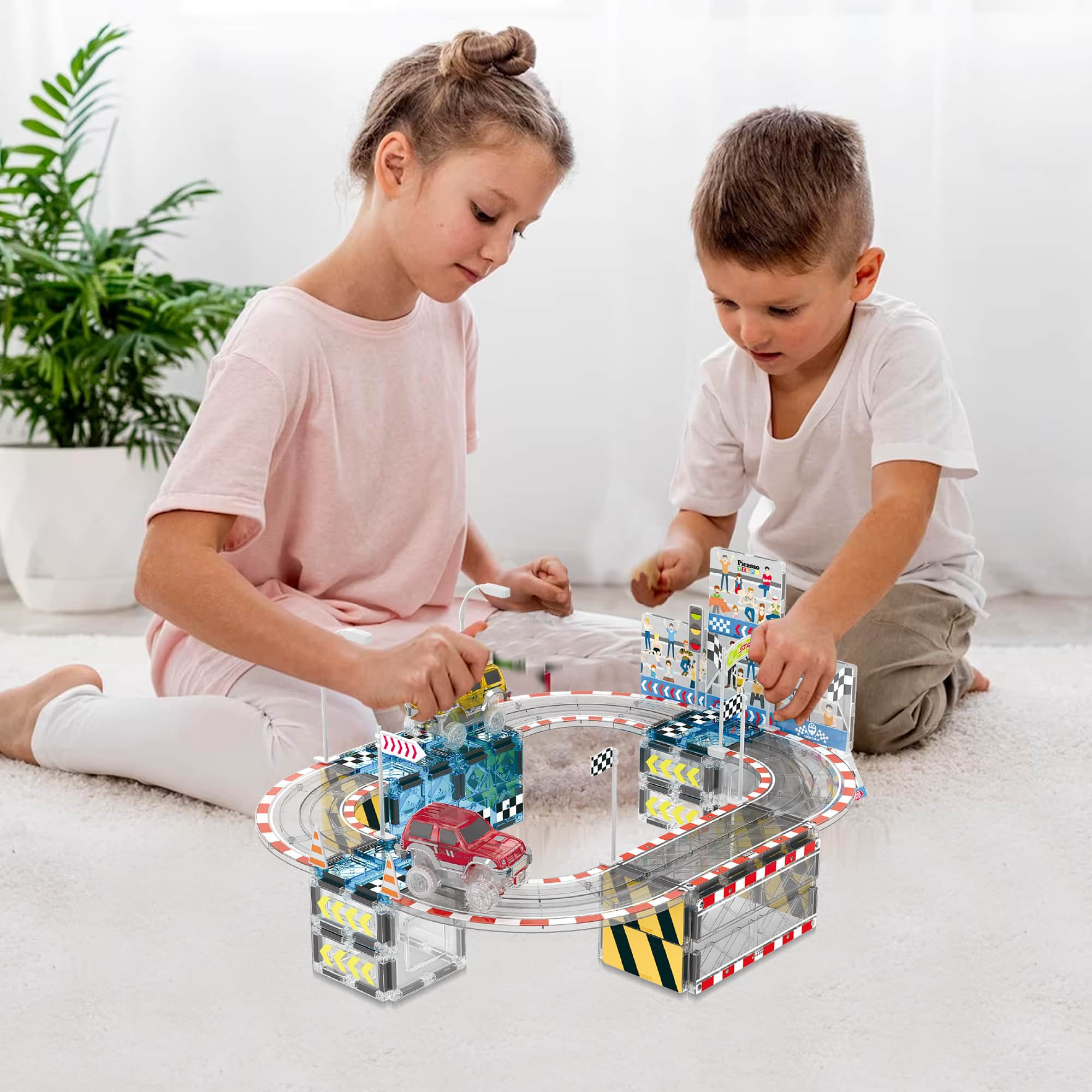 PicassoTiles&#xAE; Magnetic Race Track Stadium Construction Set