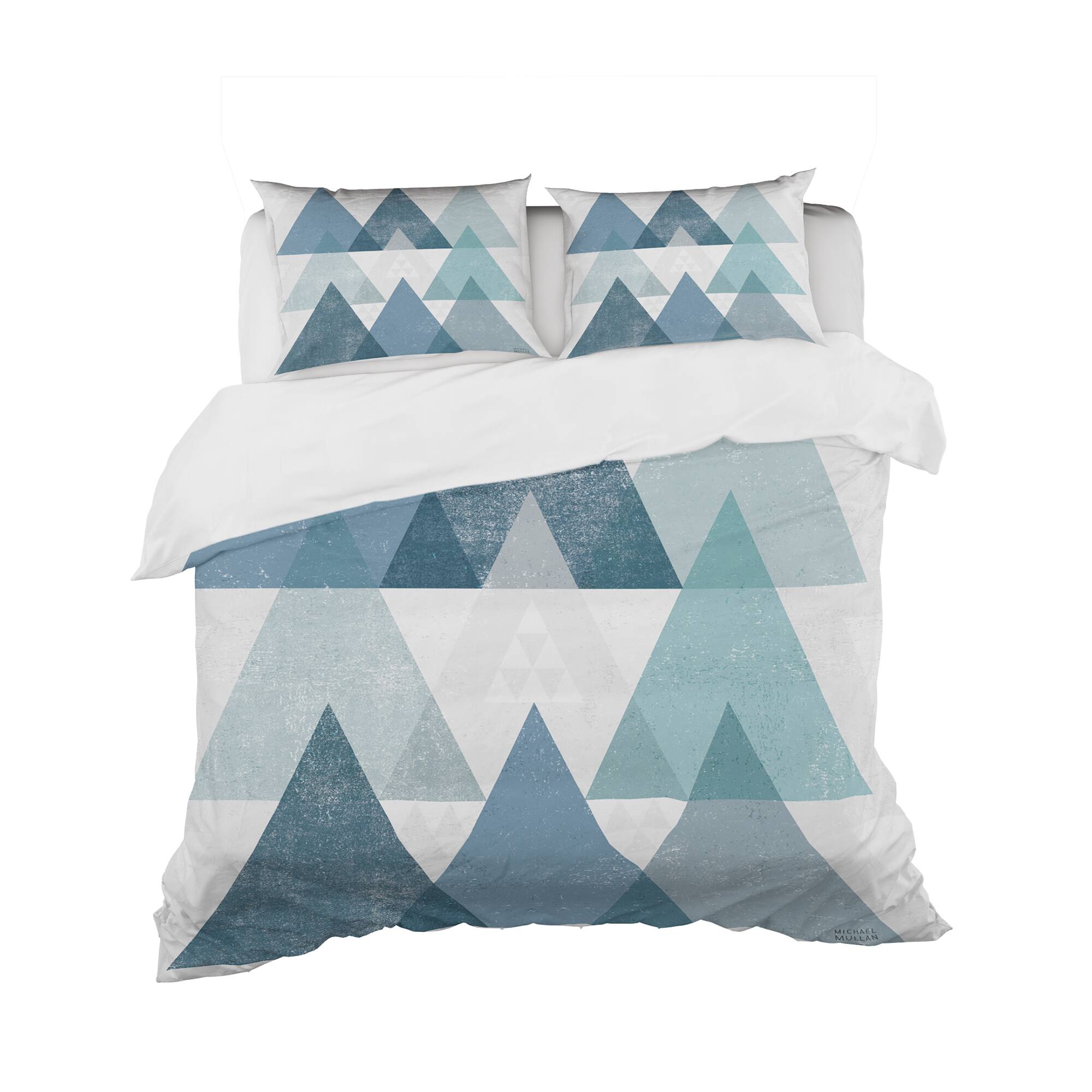 Designart 'minimal Triangles IV Blue' Geometric Bedding Set - Duvet Cover & Shams