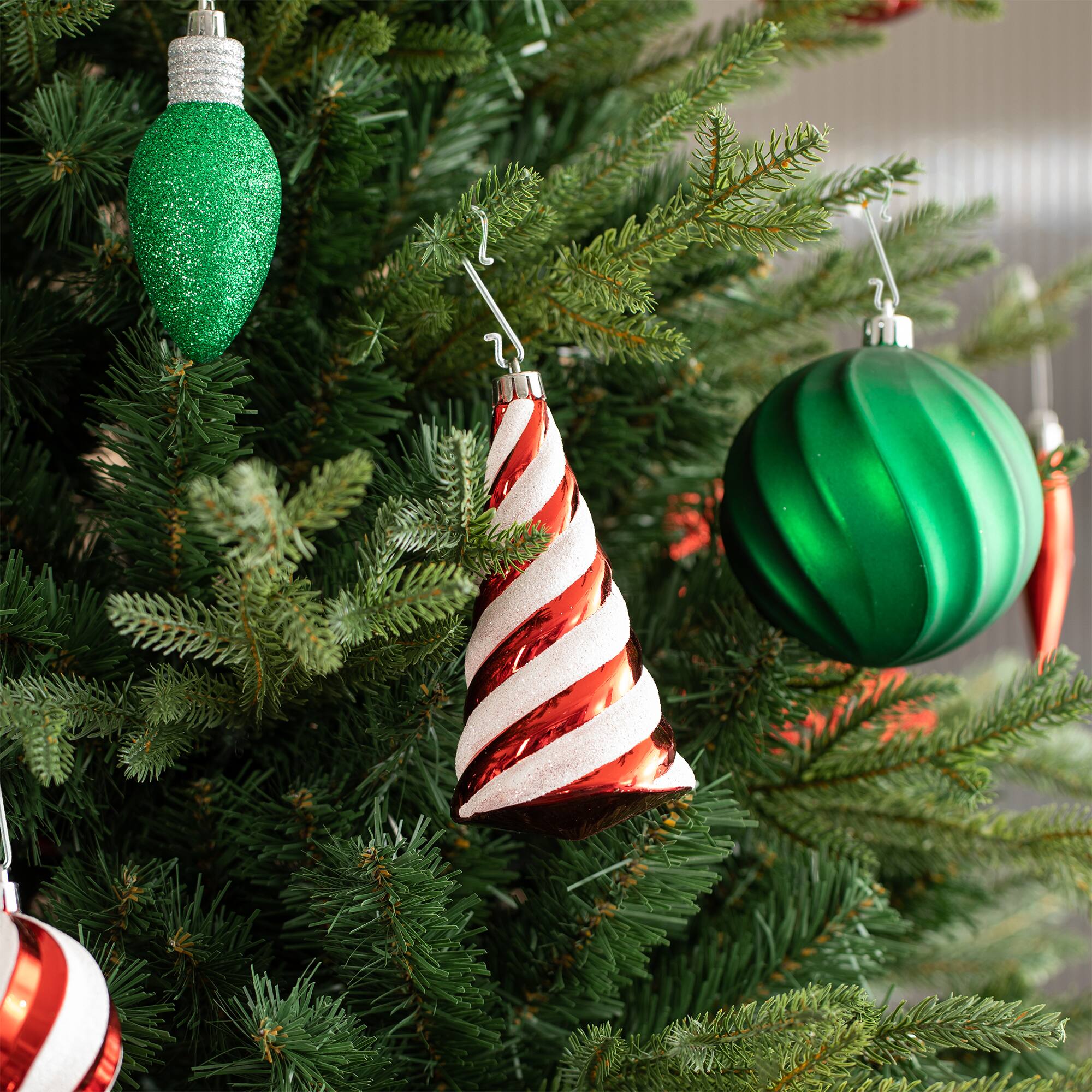 Glitzhome&#xAE; 160 Pack Whimsical Red &#x26; Green Deluxe Boxed Shatterproof Ornaments